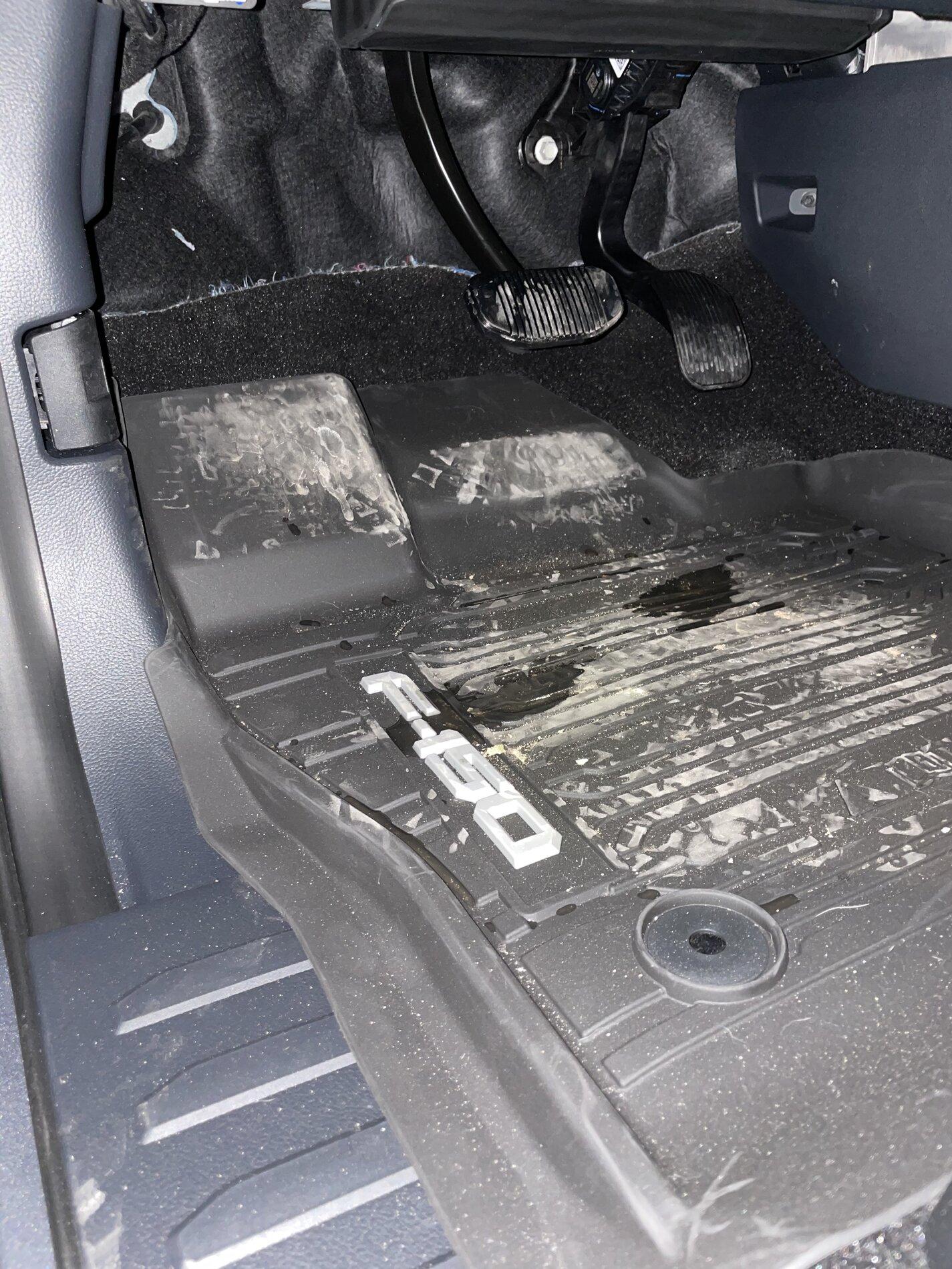 Ford F-150 XLT Floor liner confusion 67DD2296-00F1-432A-A9F9-7650193FFF88