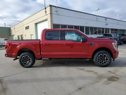 Ford F-150 RAPID RED F-150 (2021+) Club 6830E01A-11F1-41FB-9E31-AB3E5D66C59B