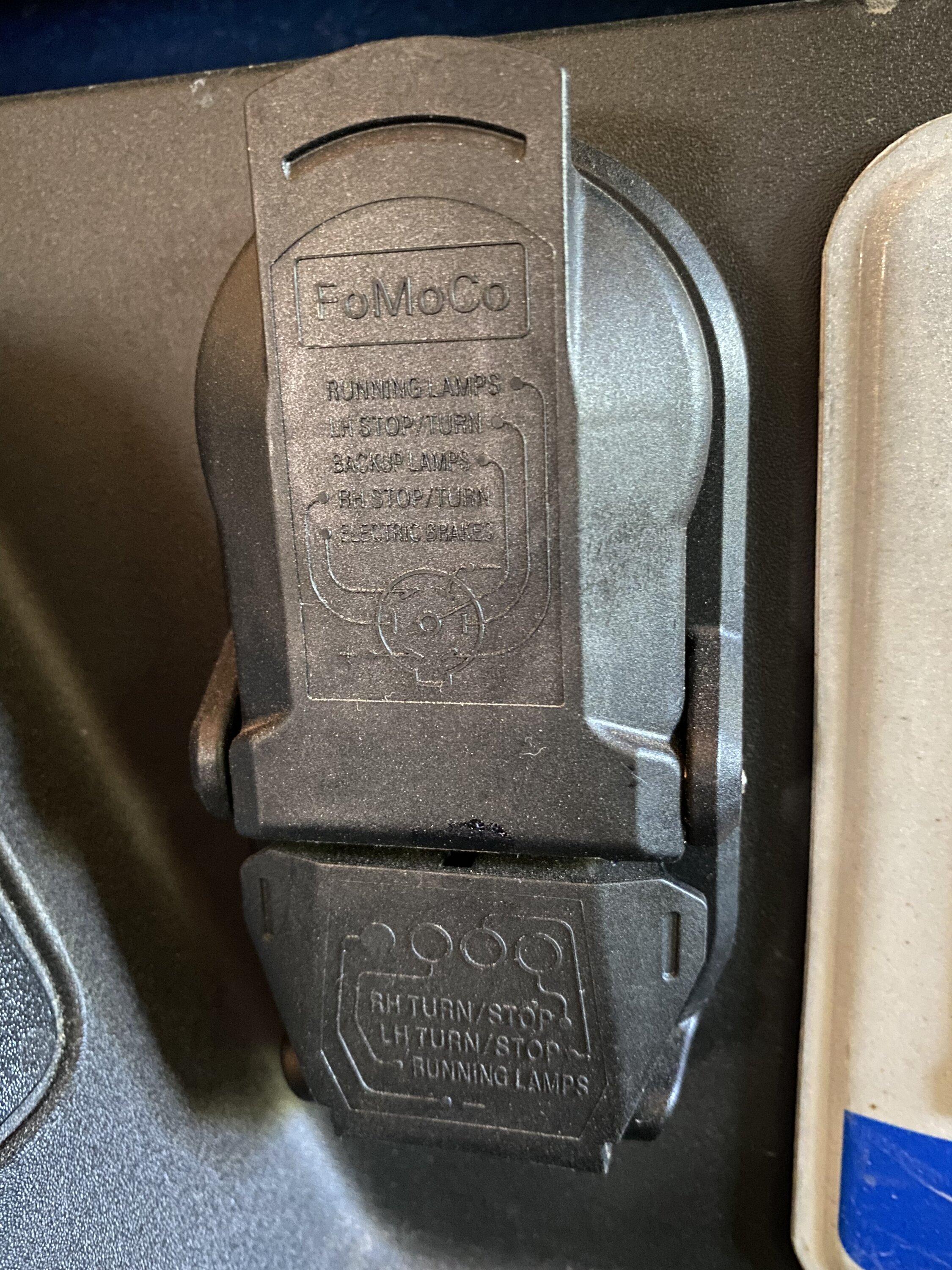 Ford F-150 2022 Lariat Smart Trailer Tow Connector 69E0643C-3822-4878-BEEA-67D66C742FDB