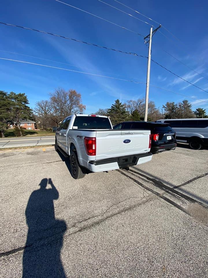 Ford F-150 SPACE WHITE F-150 (2021+) Club 6DBFFB89-DBEB-4B21-846C-8E04F2EB5397