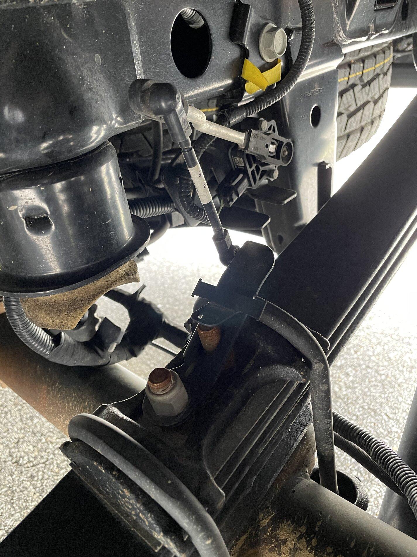 Ford F-150 Unknown bracket on DS rear axle 6DD5B802-D148-4D77-8426-A34BF4732FD3