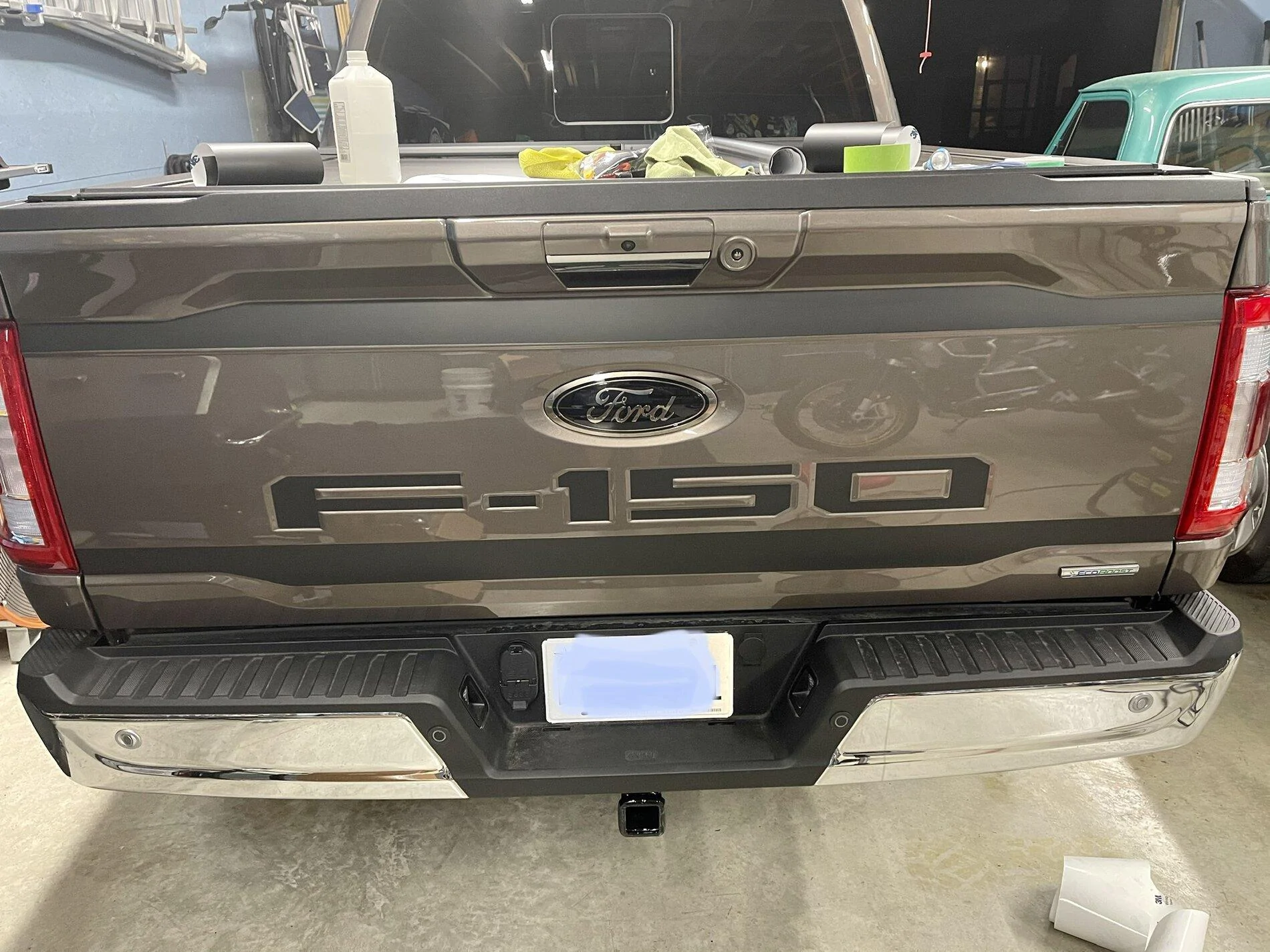 Ford F-150 Tailgate vinyl 74A19585-1B46-45C8-B013-5AE8D180AA74