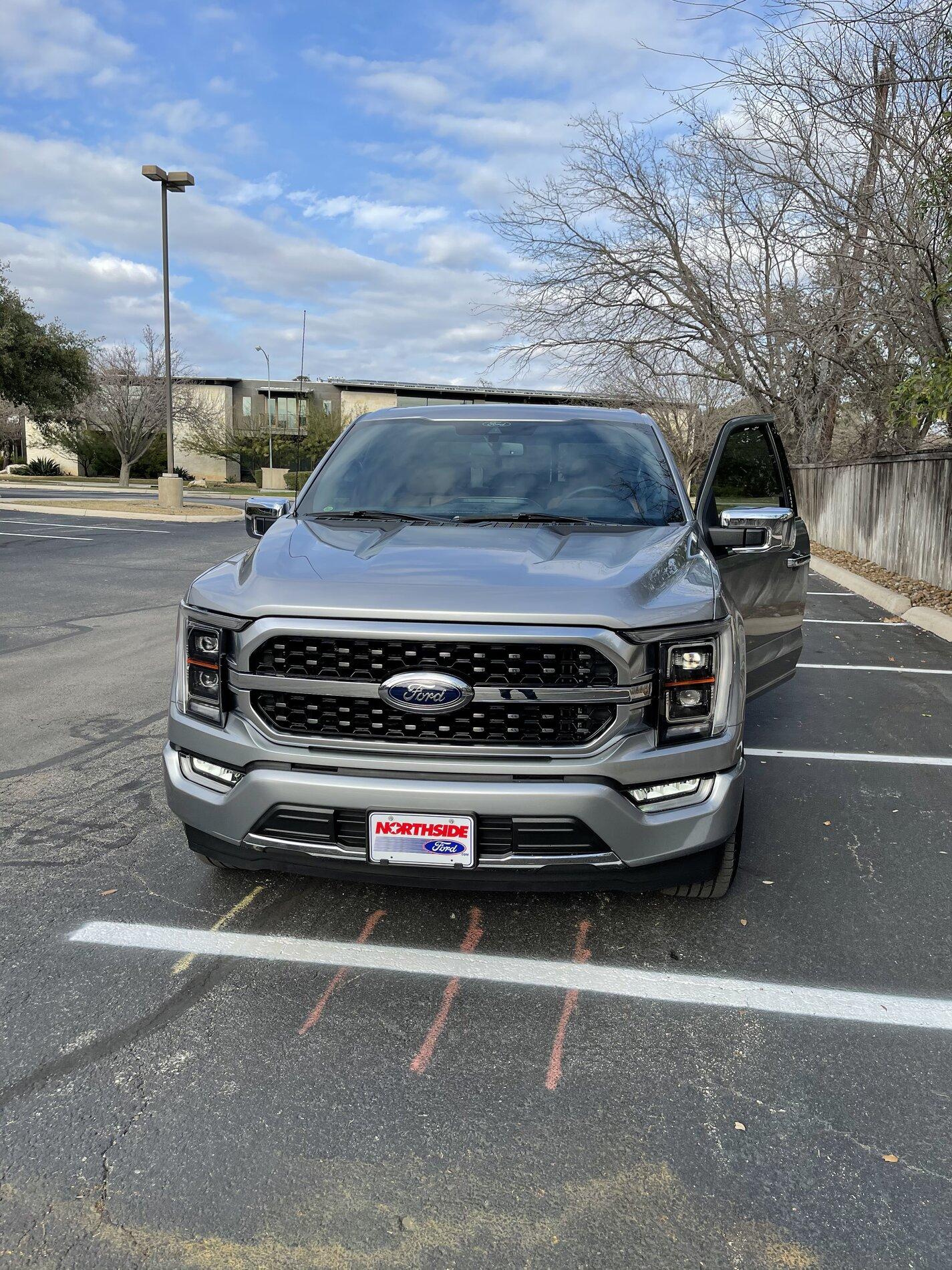 Ford F-150 2021 PLATINUM ICONIC SILVER 7544773F-1A90-41D5-BF53-1EDD3EE7952D