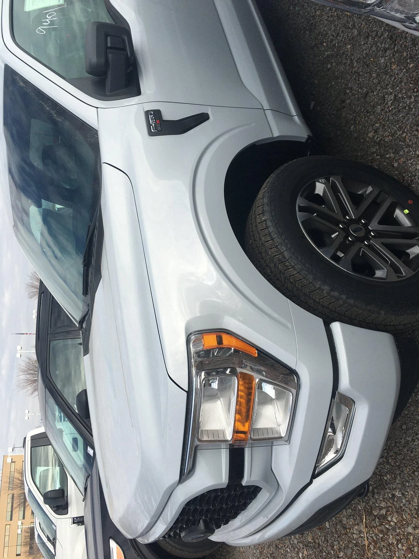 Ford F-150 SPACE WHITE F-150 (2021+) Club 7CECE6DE-6B82-42EA-B67C-88C9D0688686