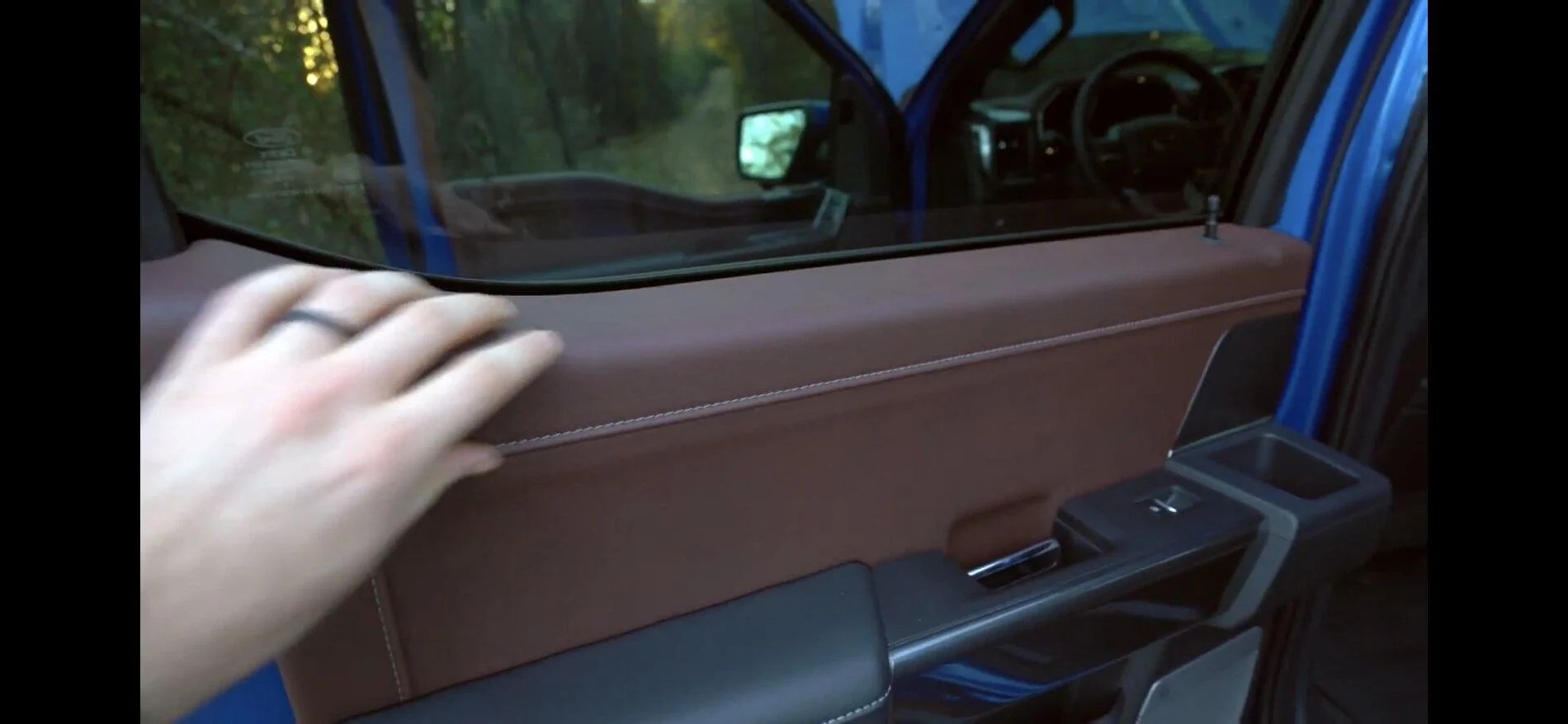 Ford F-150 LARIAT Interior Photos & Videos (2021+ F-150 -- 14th Gen) 8099D5F4-893E-4FF3-A384-6F51BFDA139A