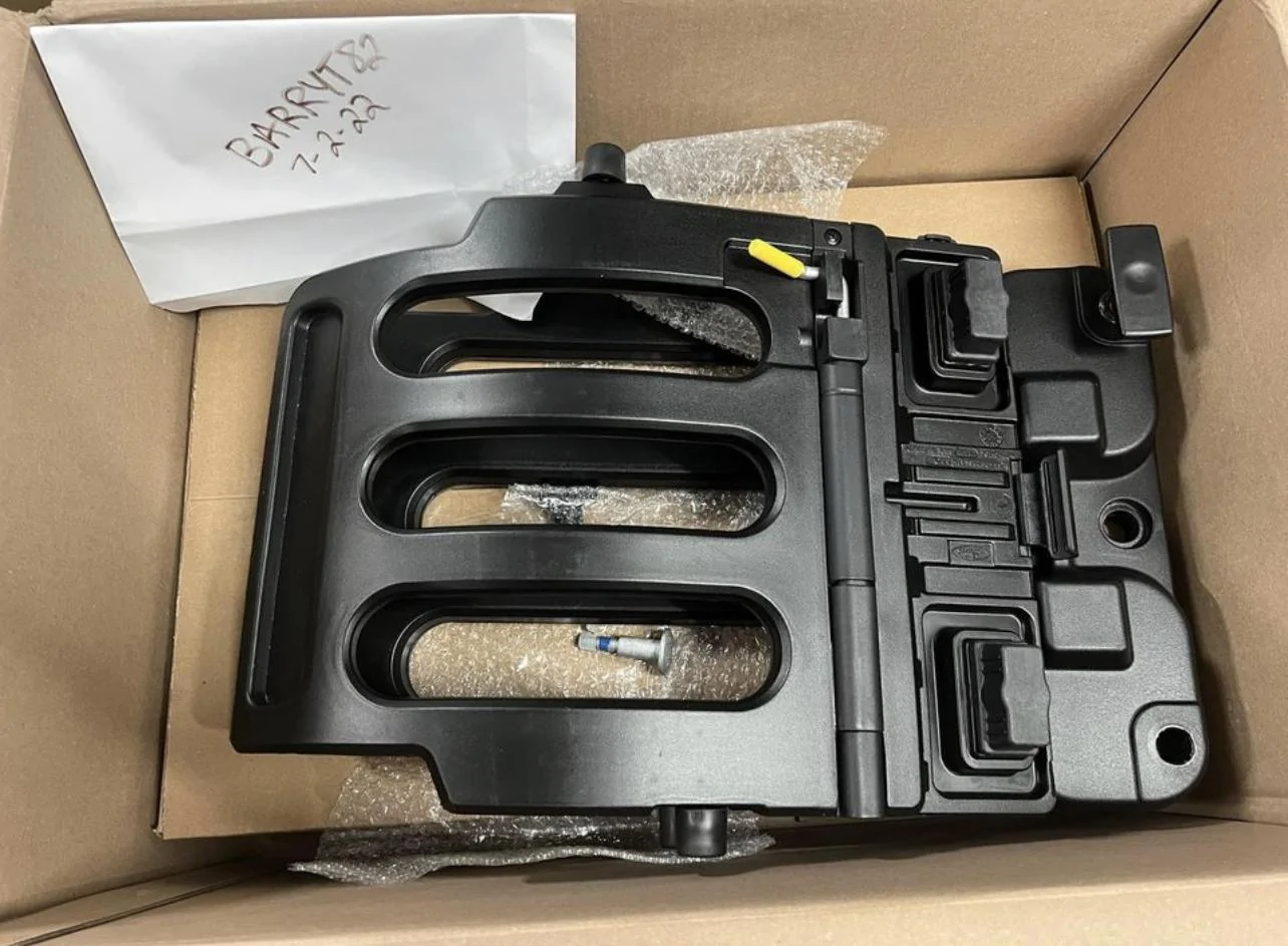 Ford F-150 New OEM Bed Extender 8D9D87EE-9A6B-484D-ABCC-E25BBF6225DA