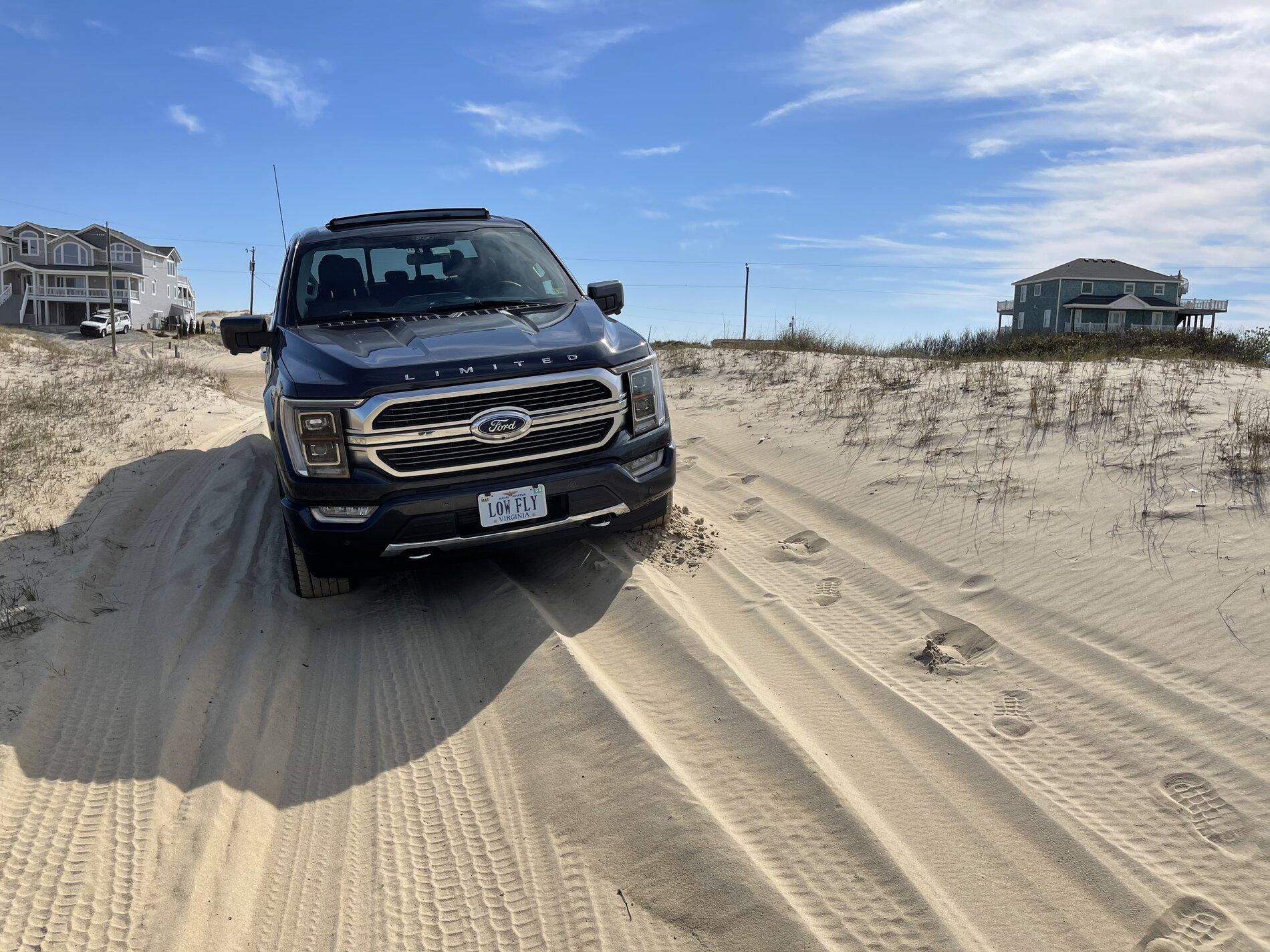 Ford F-150 My 2021 limited in the dunes 8E15C3CA-DD6D-4DB9-9575-ABABBB47C716