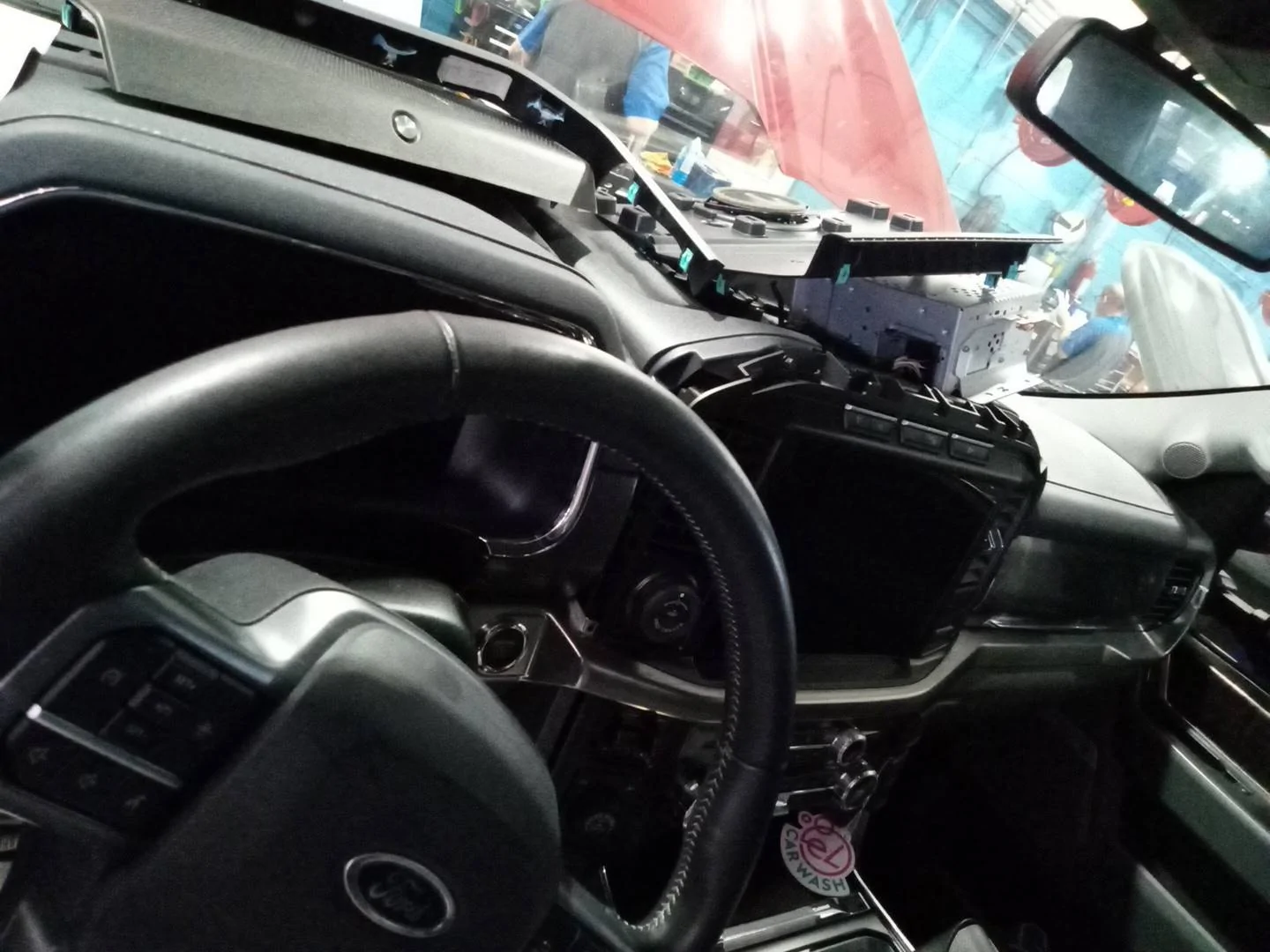 Ford F-150 Radio cutting out 9155613172032617218