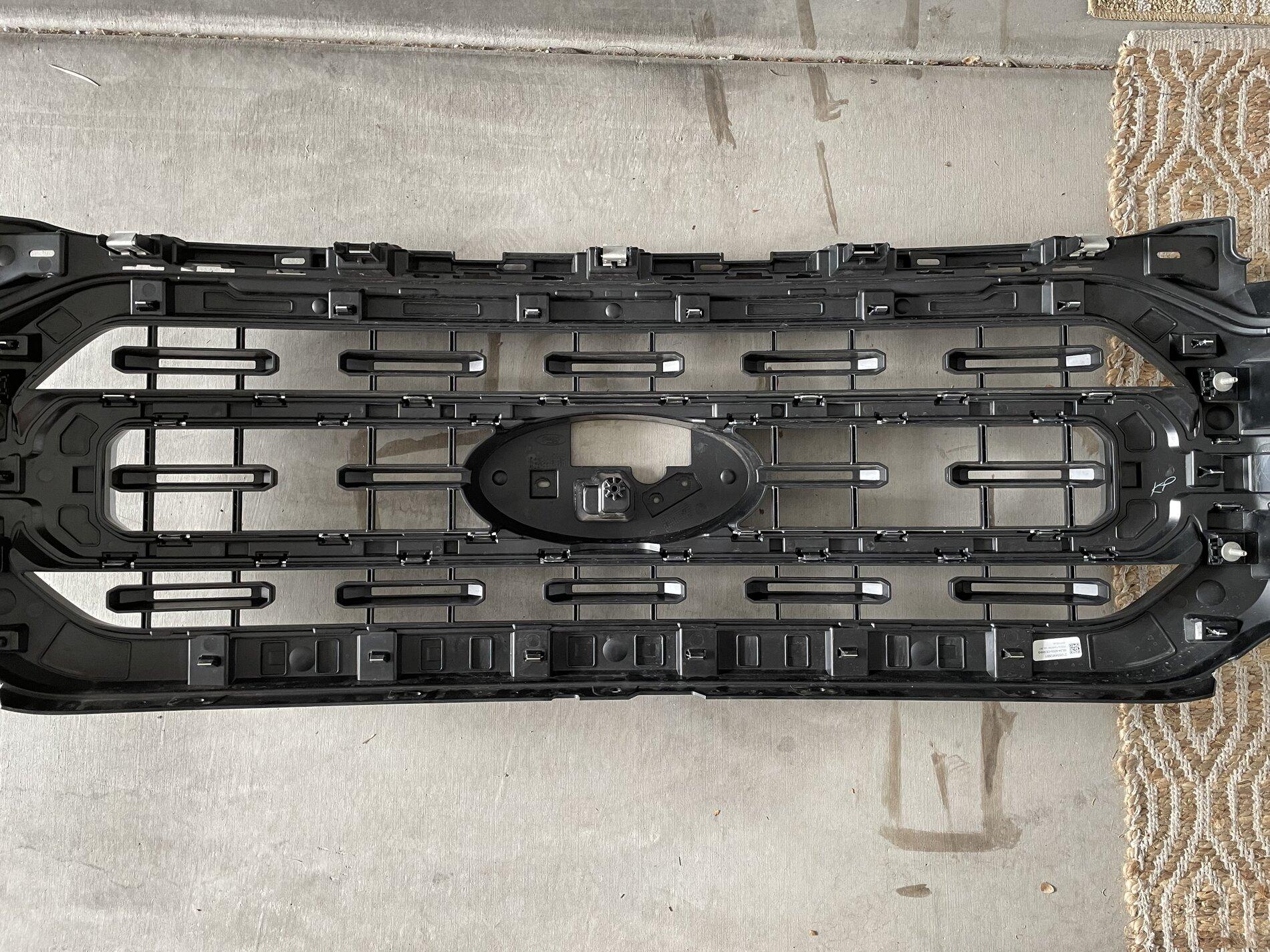 Ford F-150 FS XLT Chrome Grill 95D9B265-3AB7-4F86-B54C-AD0A370D4777