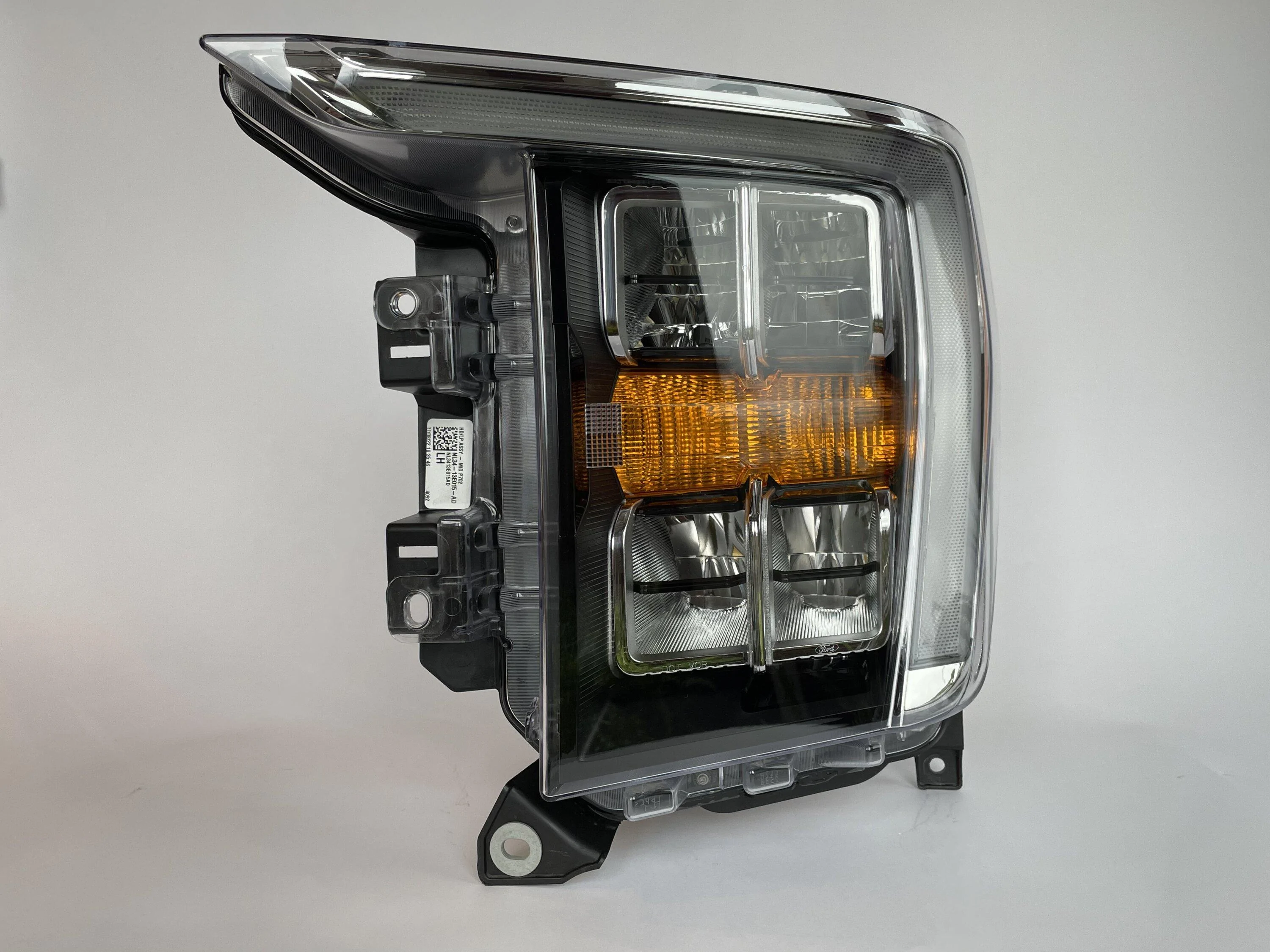 Ford F-150 OEM Quad Beam LED Headlight Set 9CB7961B-2916-45FD-9087-75B8D4B67B42
