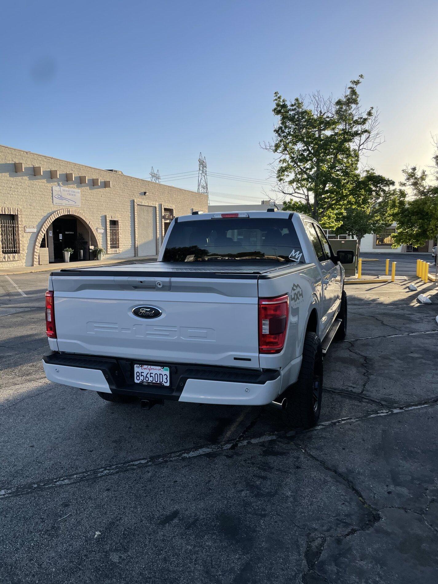 Ford F-150 SPACE WHITE F-150 (2021+) Club 9DE3518D-EBA9-4EC0-848A-DD83ABEB0829