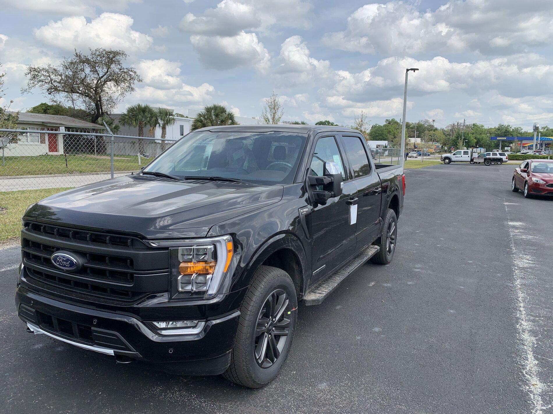 Ford F-150 2/8 builds 9E684768-1D75-4B78-AD12-69FC8ADEB819