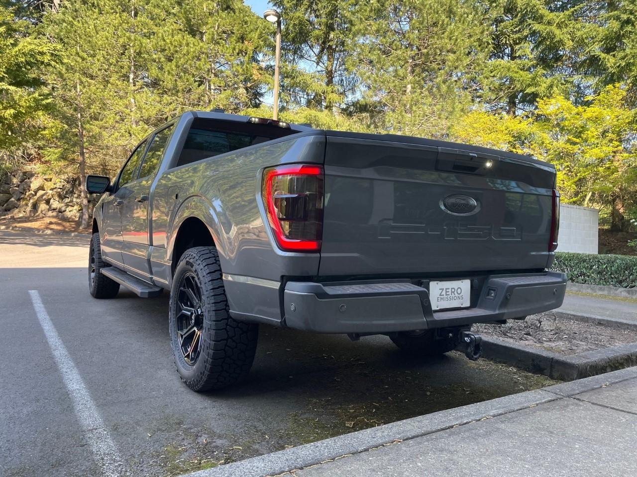 Ford F-150 2021 Lariat long wheelbase.. a