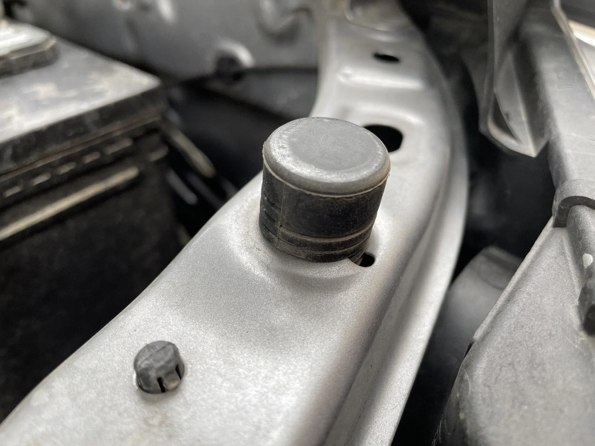 Ford F-150 Hood Flutter A3FC9F38-7DED-4F2D-8DEF-7CC552465A73