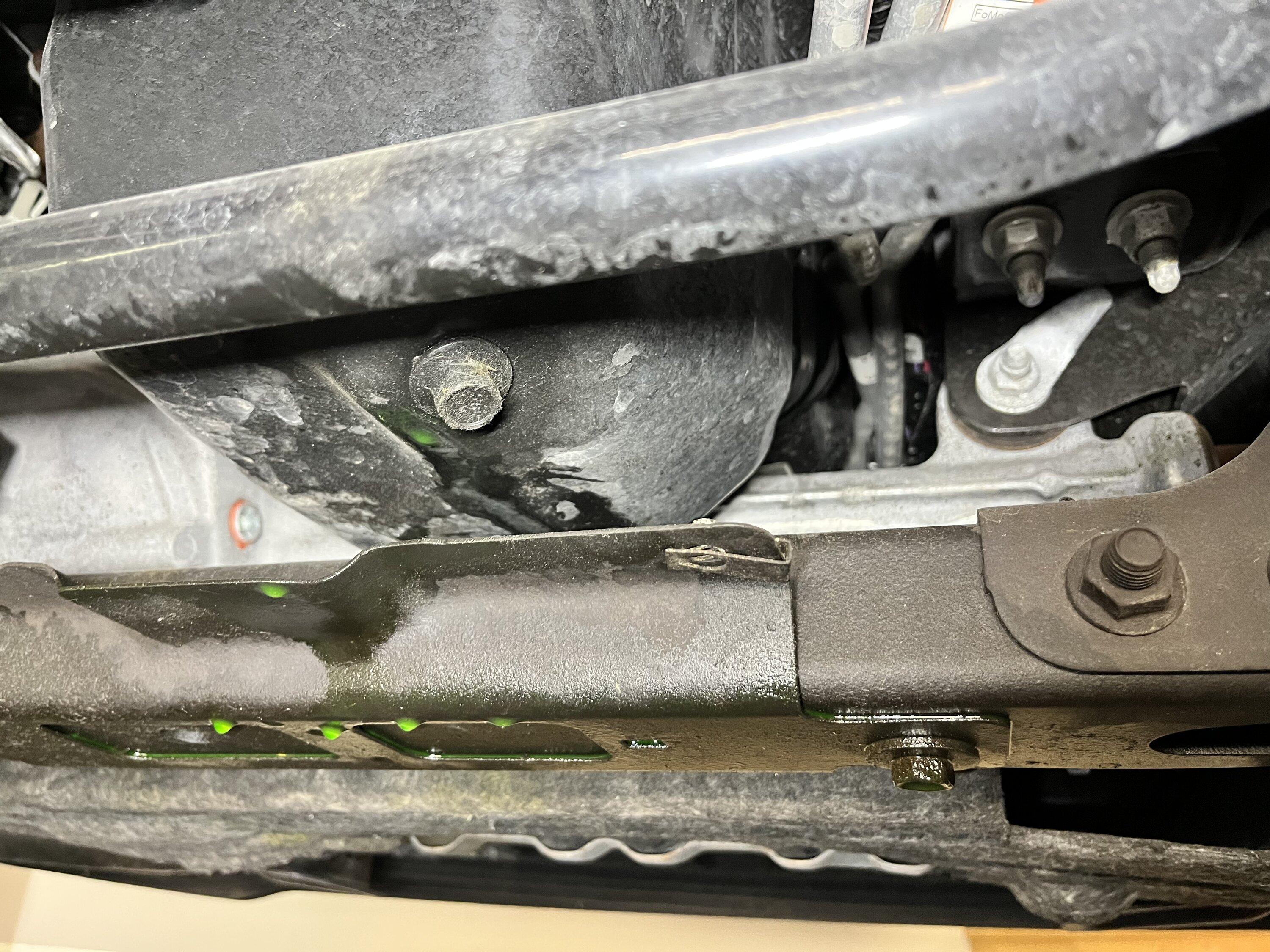 Ford F-150 2021 5.0 XLT COOLANT LEAK A47EF352-CE73-43A6-BAC2-928FA550356A