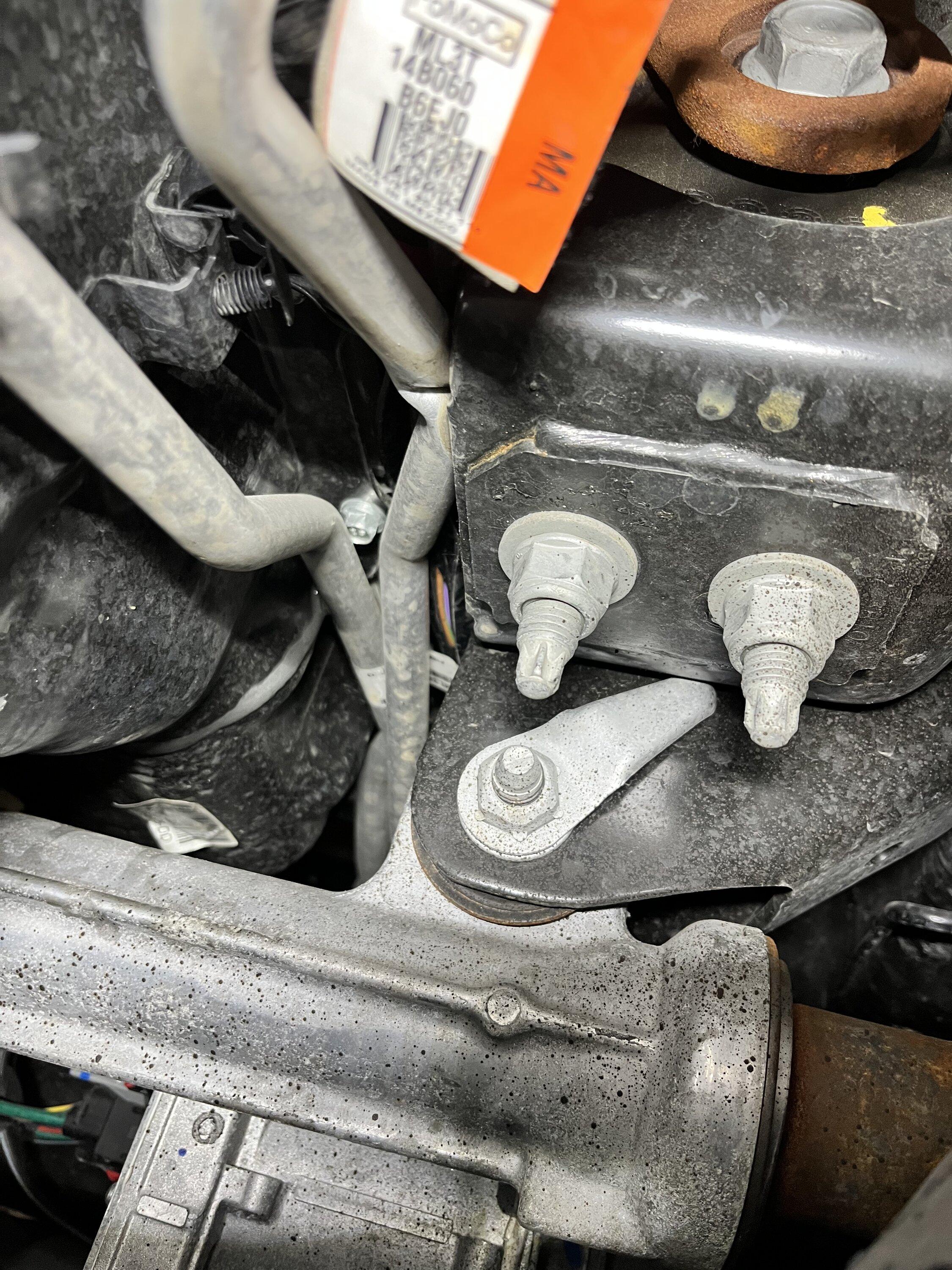 Ford F-150 2021 5.0 XLT COOLANT LEAK A77DDA7A-B648-4EAB-A084-D9AE2F1D7AB2