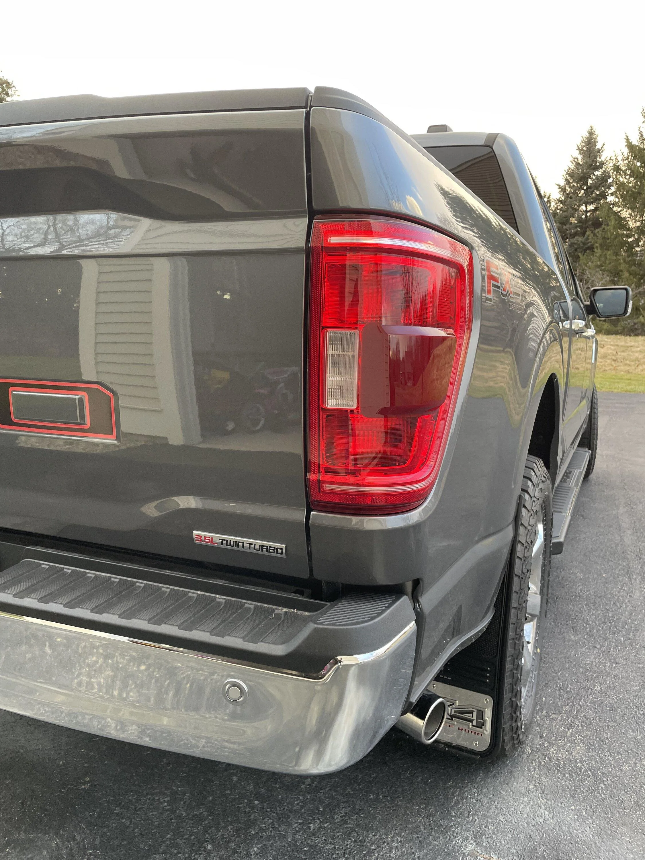 Ford F-150 CARBONIZED GRAY F-150 (2021+) Club A9C99C5A-247E-4518-8B78-E99B116C04C4