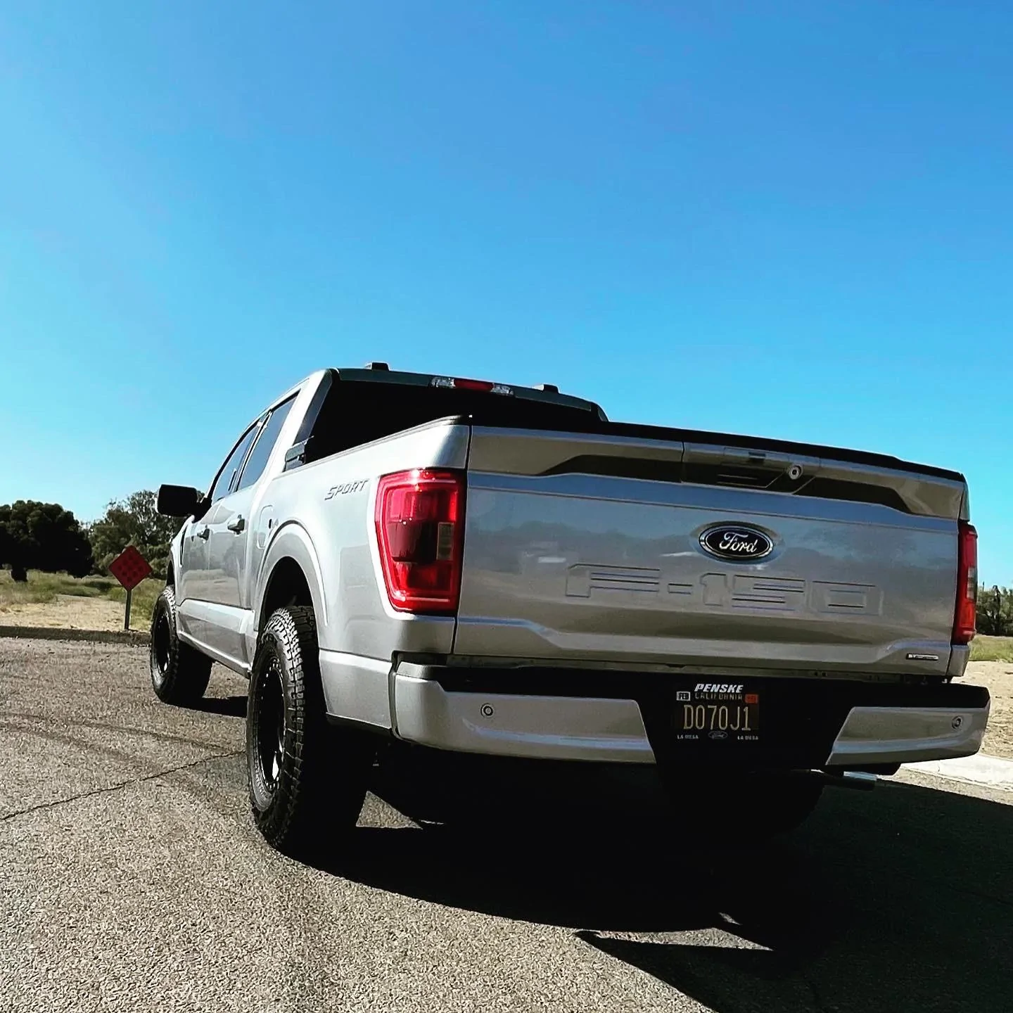 Ford F-150 ICONIC SILVER F-150 (2021+) Club AB9AB722-38FC-4EA6-85B3-642575EF4F00