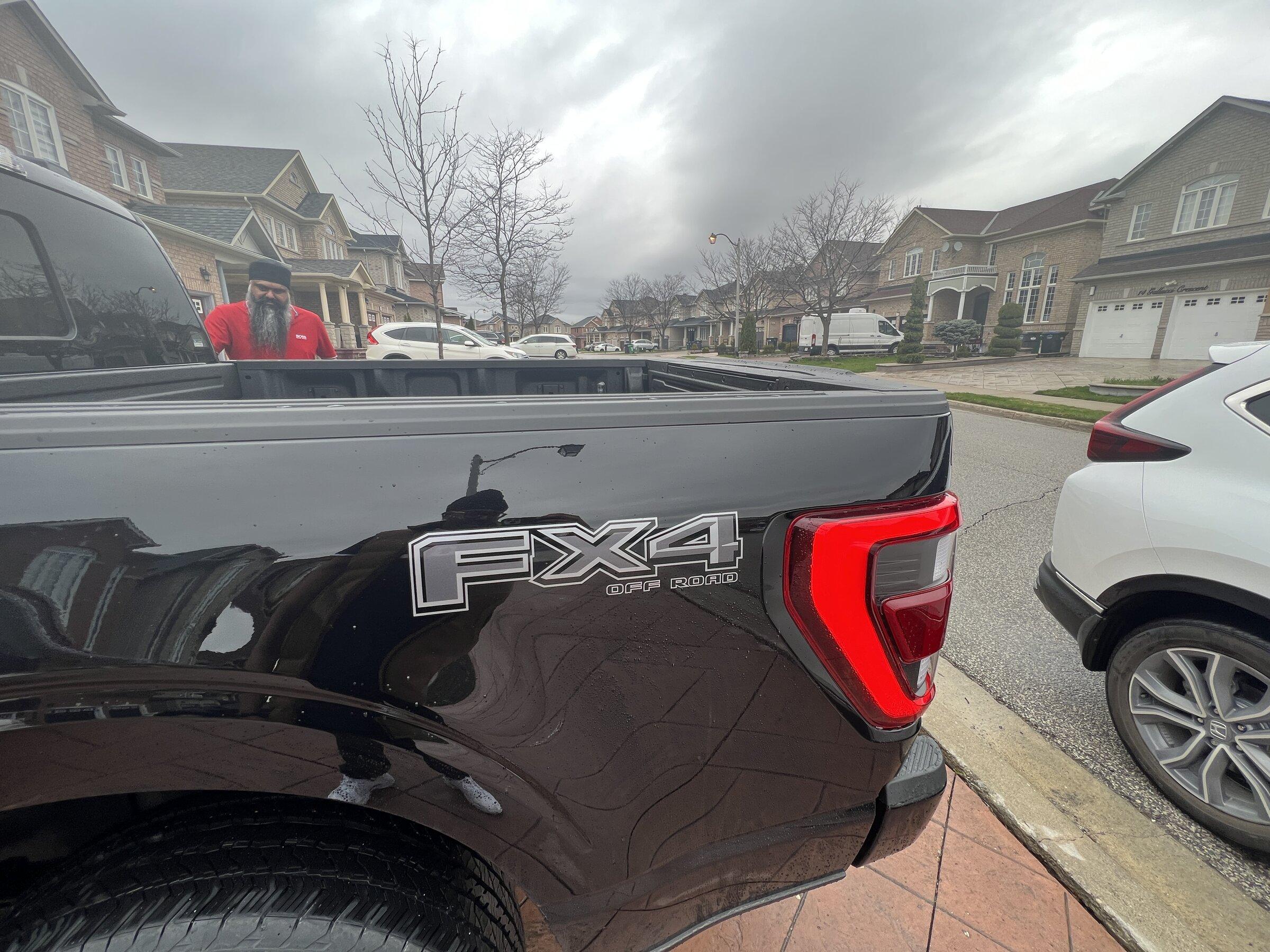 Ford F-150 ? F-150 LARIAT Lounge ? B1C34981-20CC-4B33-9D91-CDA0E4C2E071