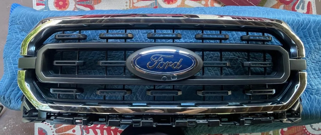 Ford F-150 2021-22 Ford F150 Grill B2315A2B-CC14-4234-85E0-49FAC0B0B3C6