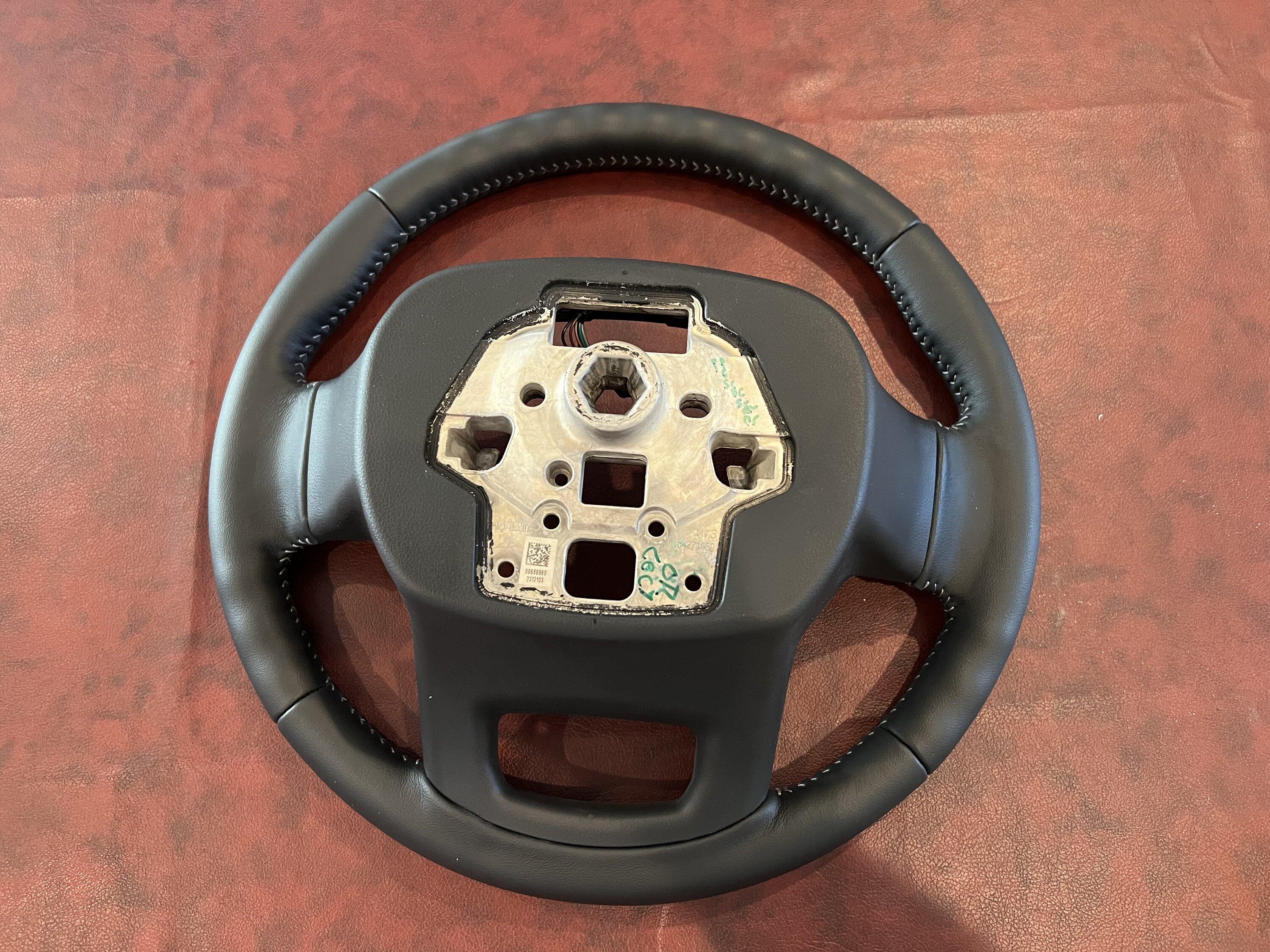 Ford F-150 2021 XLT no-heated leather steering wheel B2BDD2F7-0069-42A8-B5F2-B9741DEE5E58