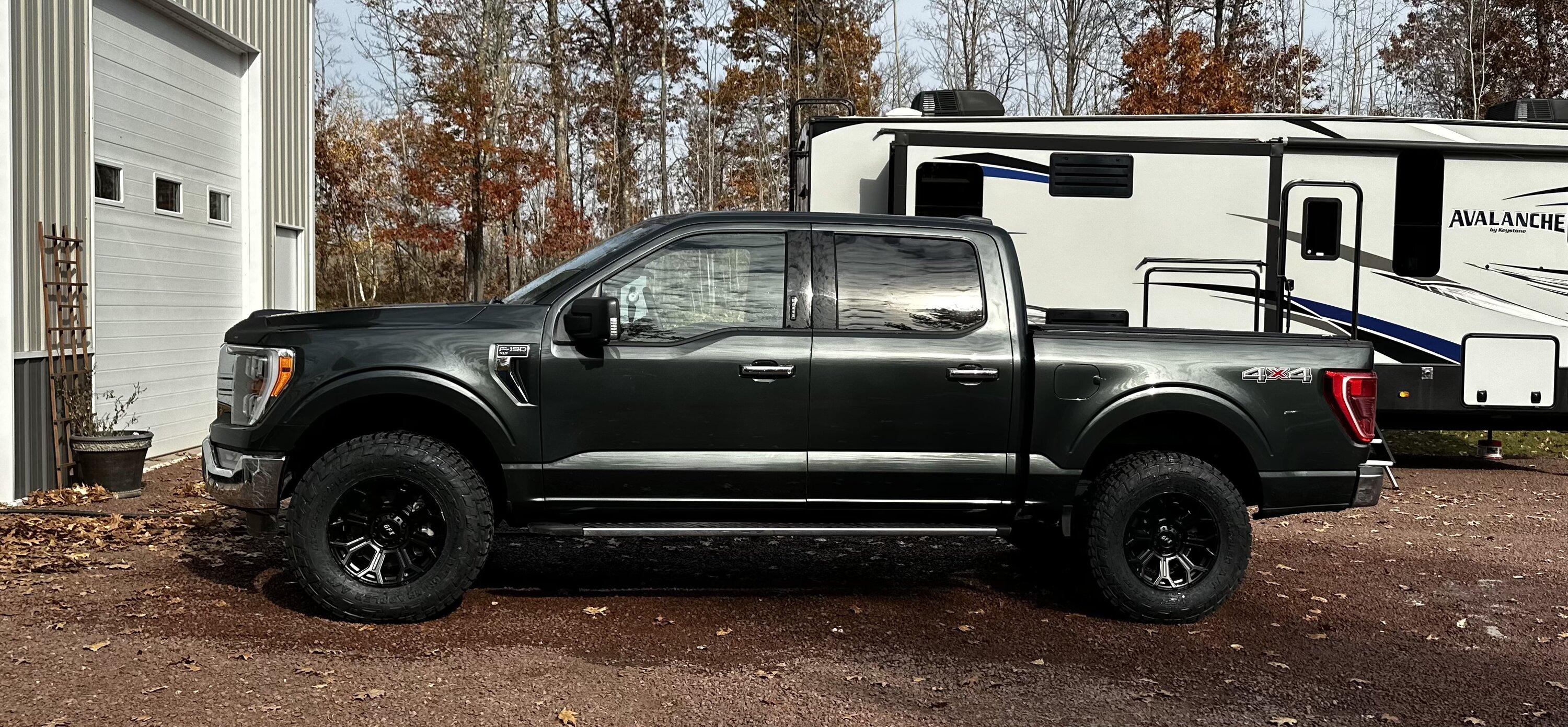 Ford F-150 295/70R18 with Level Kit B41B255D-4F17-4D34-9C79-6353EF933C25