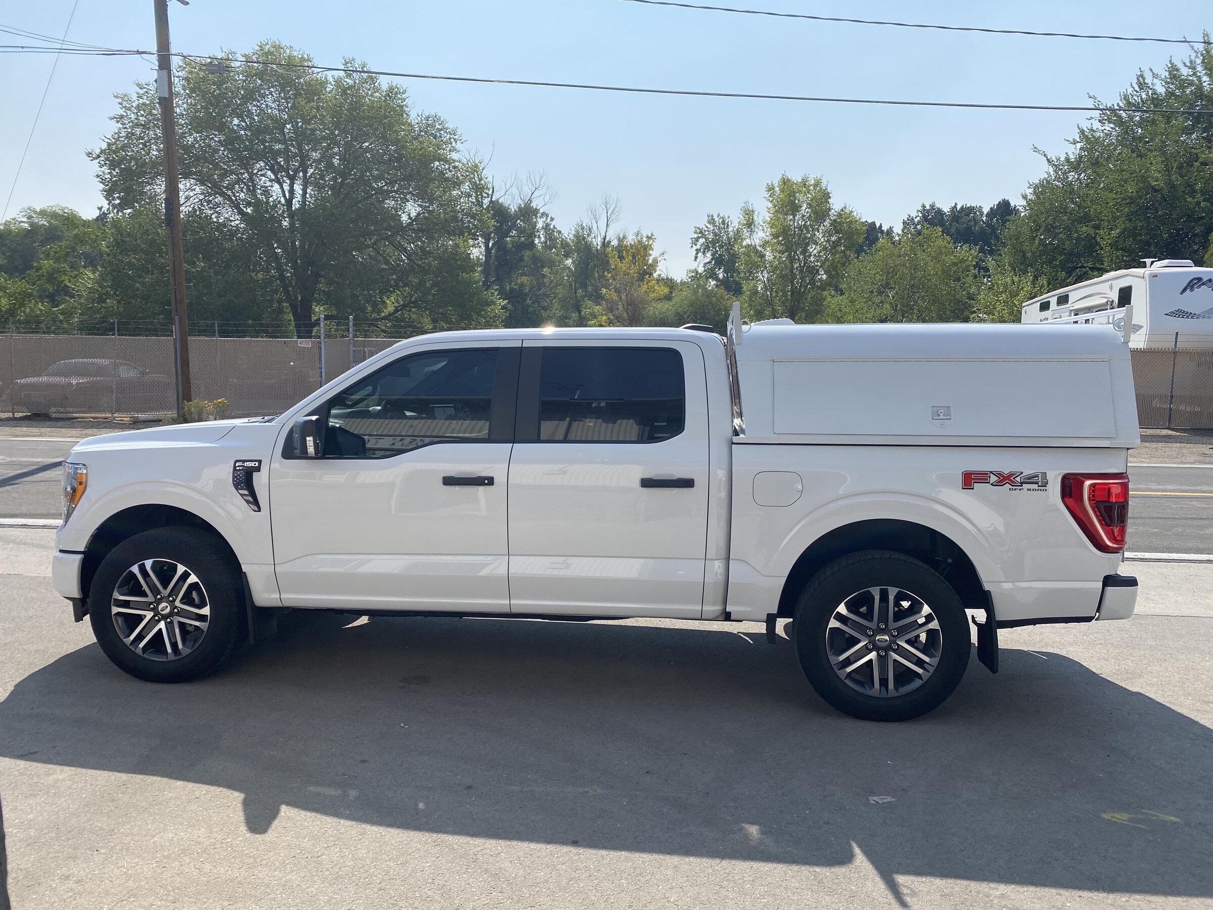 Ford F-150 RSi SmartCap Camper Shell installed on 2021 F-150 B76C7532-1EF5-4469-A847-4F3ECEC9FE4E