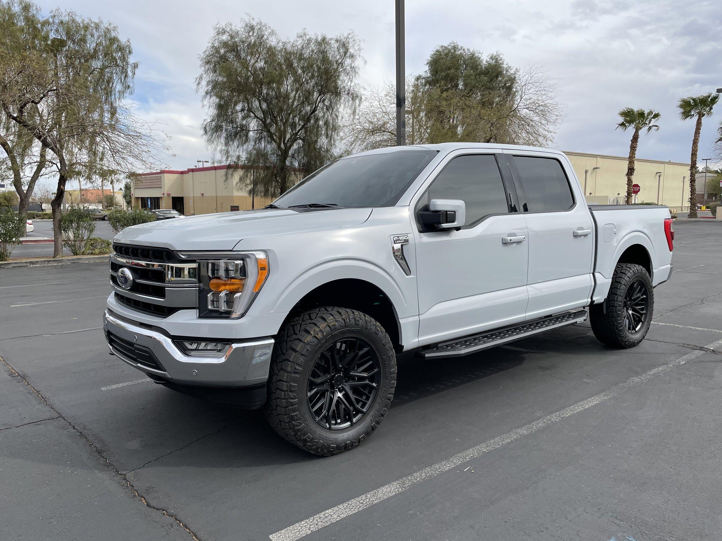 Ford F-150 SPACE WHITE F-150 (2021+) Club BA637E11-4A96-4C2B-887E-A09DC8BC0F05
