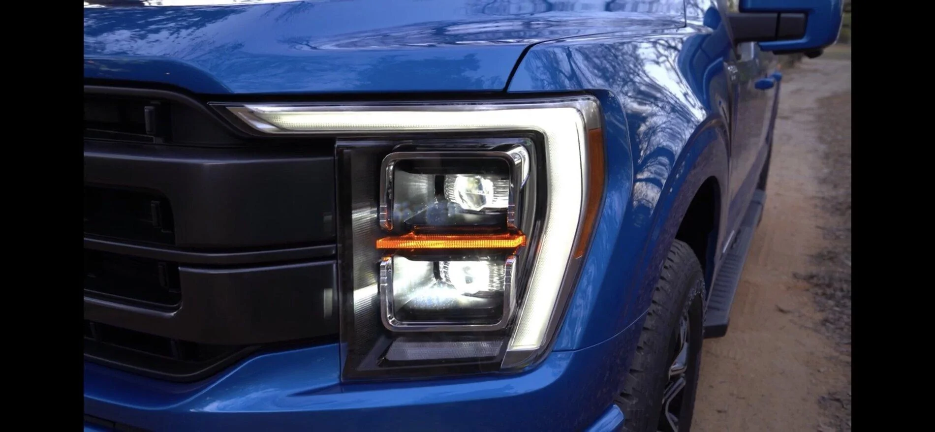Ford F-150 VELOCITY BLUE F-150 (2021+) Club BDD40E74-2931-4C12-B35C-AE7DF40A6336