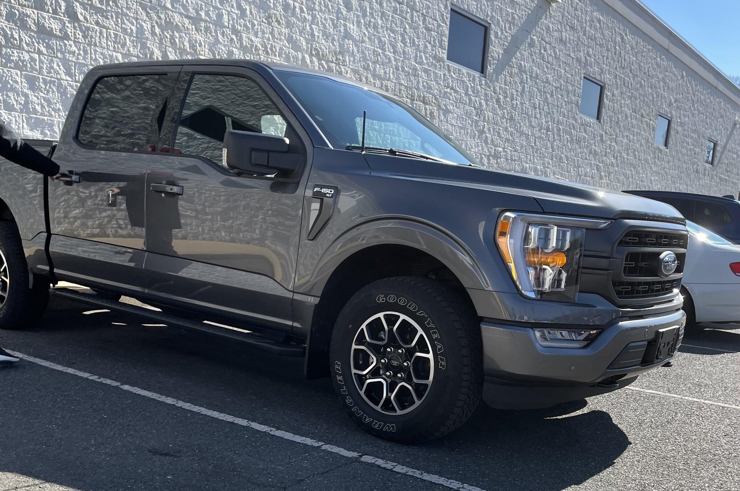 Ford F-150 2021 XLT build before