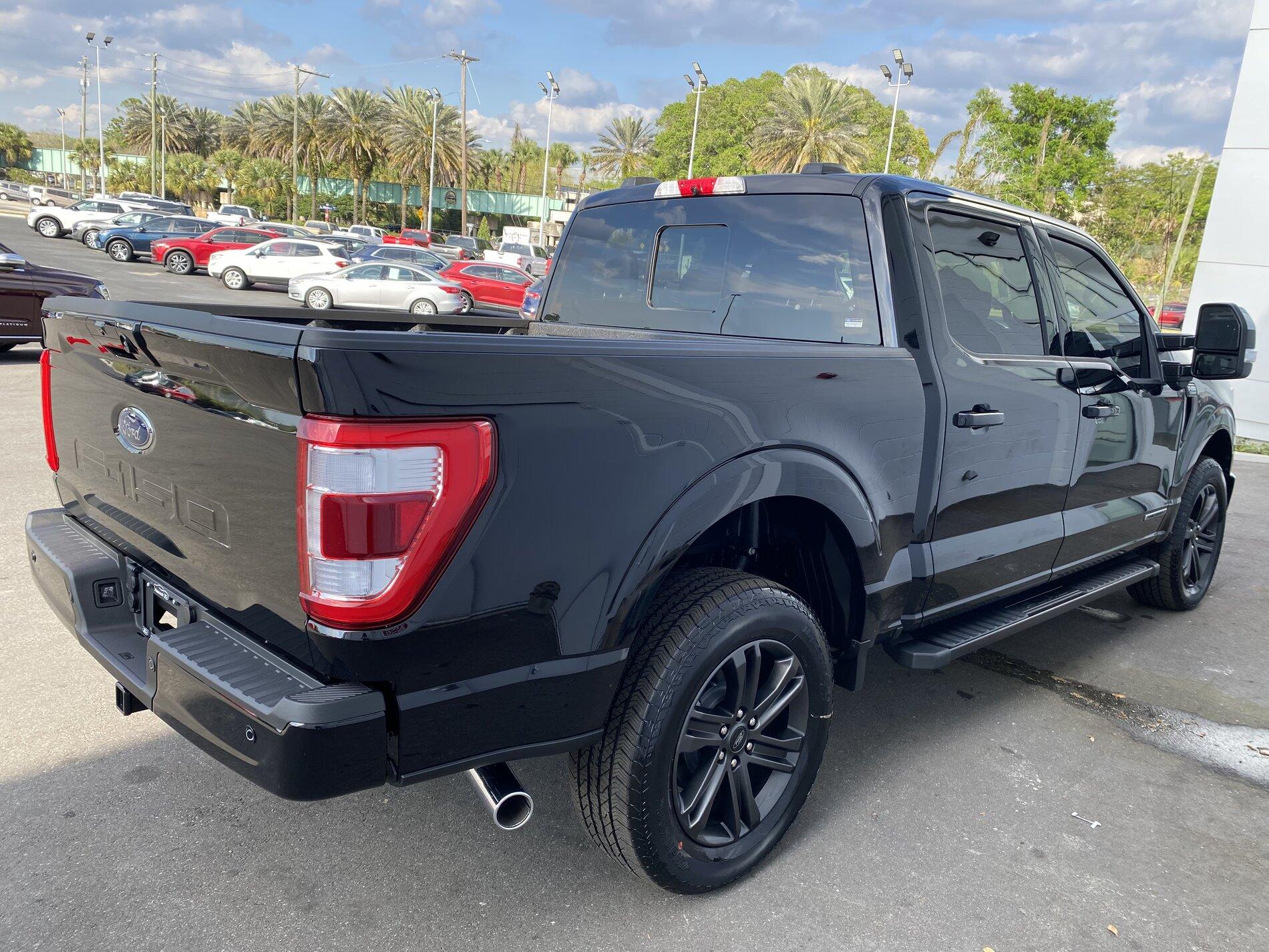 Ford F-150 AGATE BLACK F-150 (2021+) Club BF64A162-15CB-4E1E-A2BB-B8F71C6AEC39