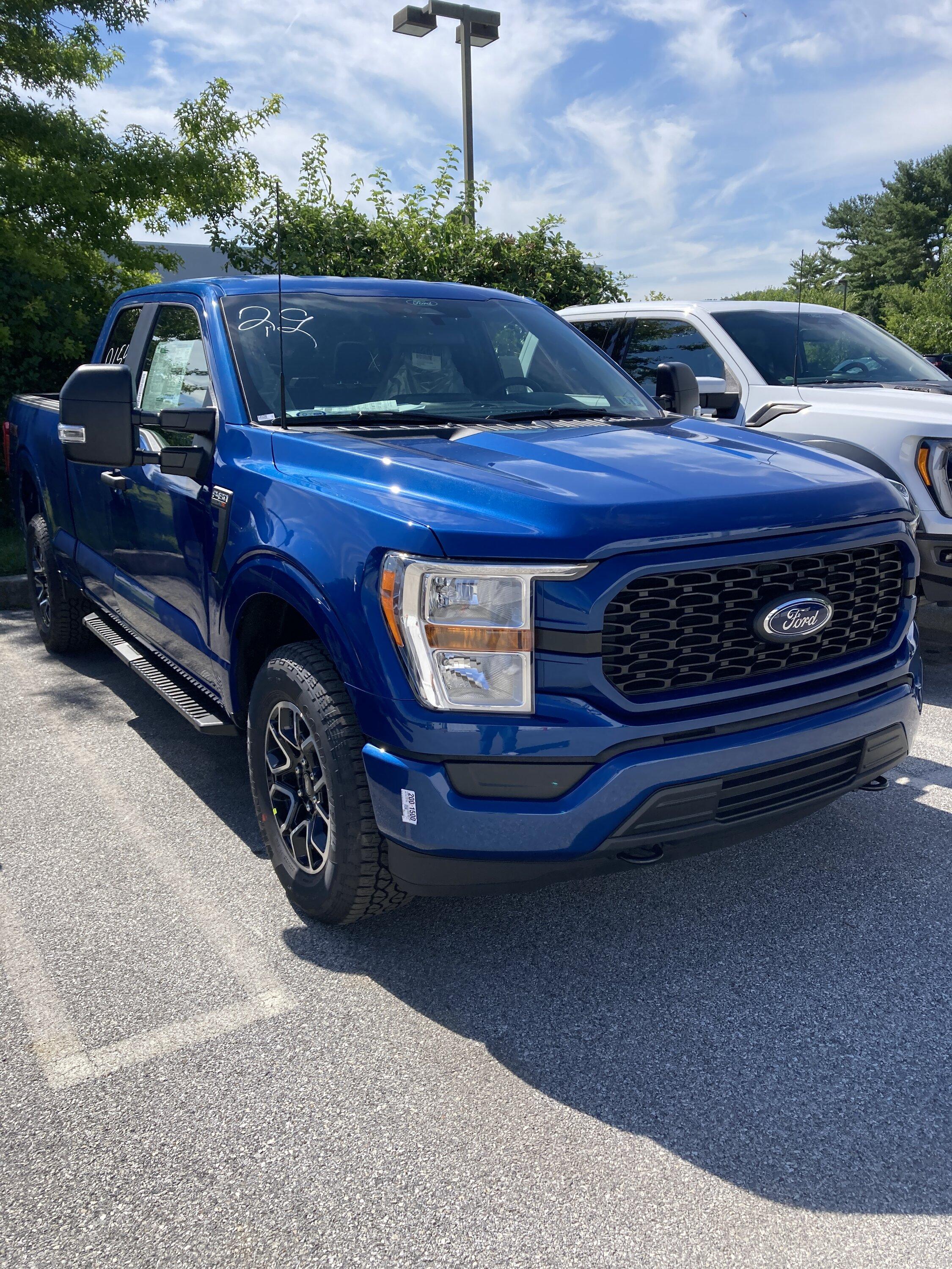 Ford F-150 ATLAS BLUE F-150 (2022+) Club big blue.JPG