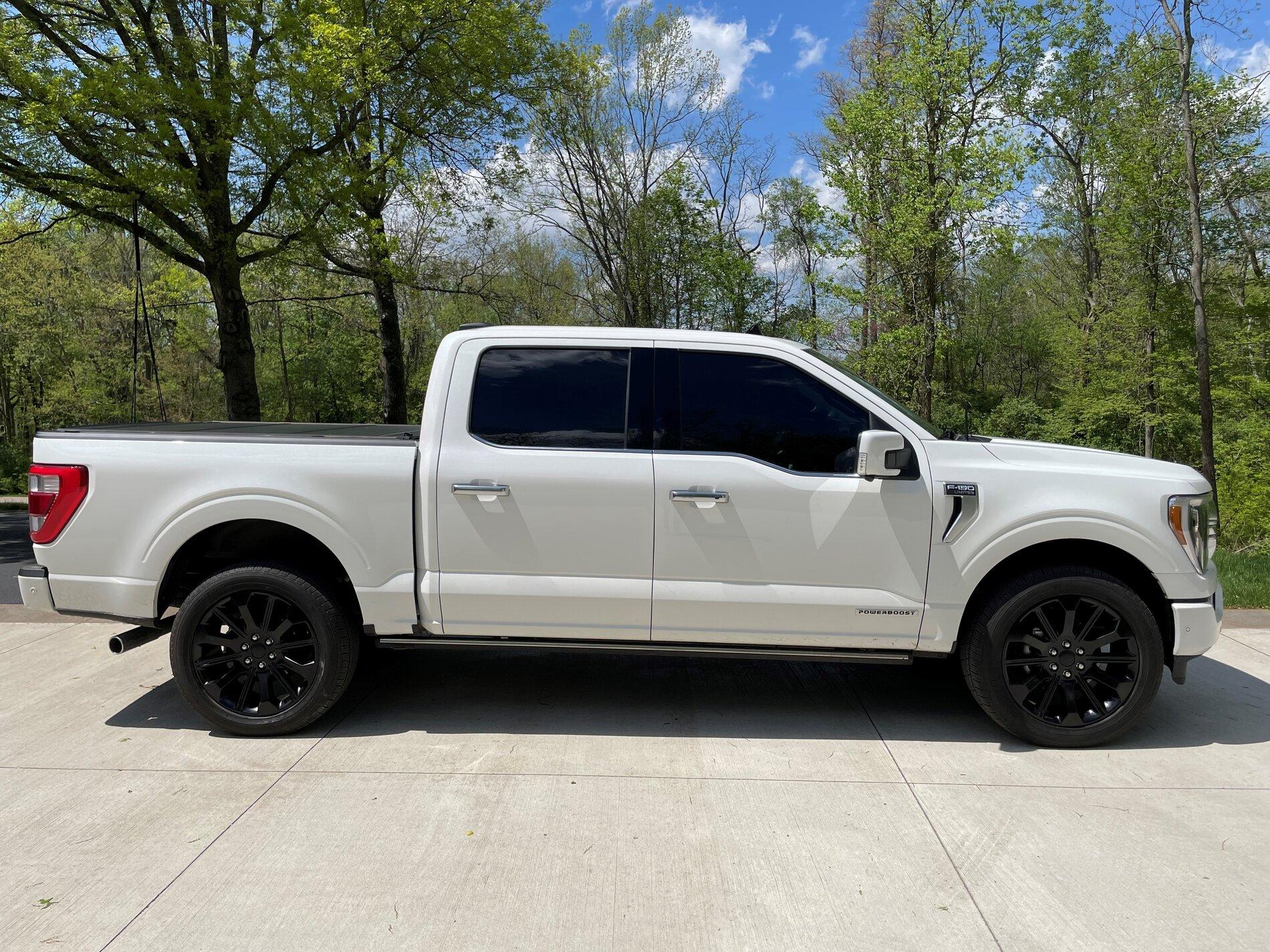 Ford F-150 ***Limited Club*** black wheels