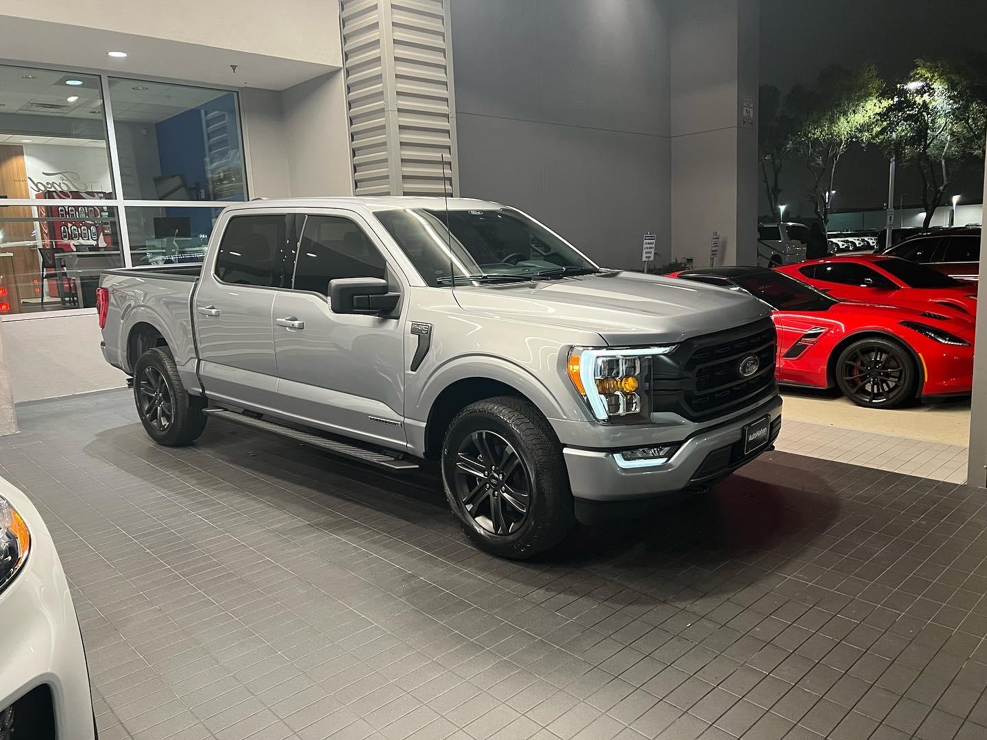 Ford F-150 2021 Iconic Silver XLT Powerboost. 2.5inch level 295/65R20 C2489B41-522A-4803-883D-CACC555D6FD8