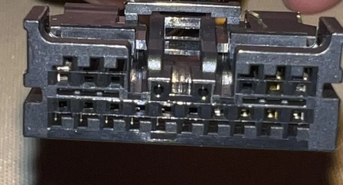 Ford F-150 Vanity mirror light power source from upper console C952C6A1-AB68-4FBE-888B-5A262DB4A49A