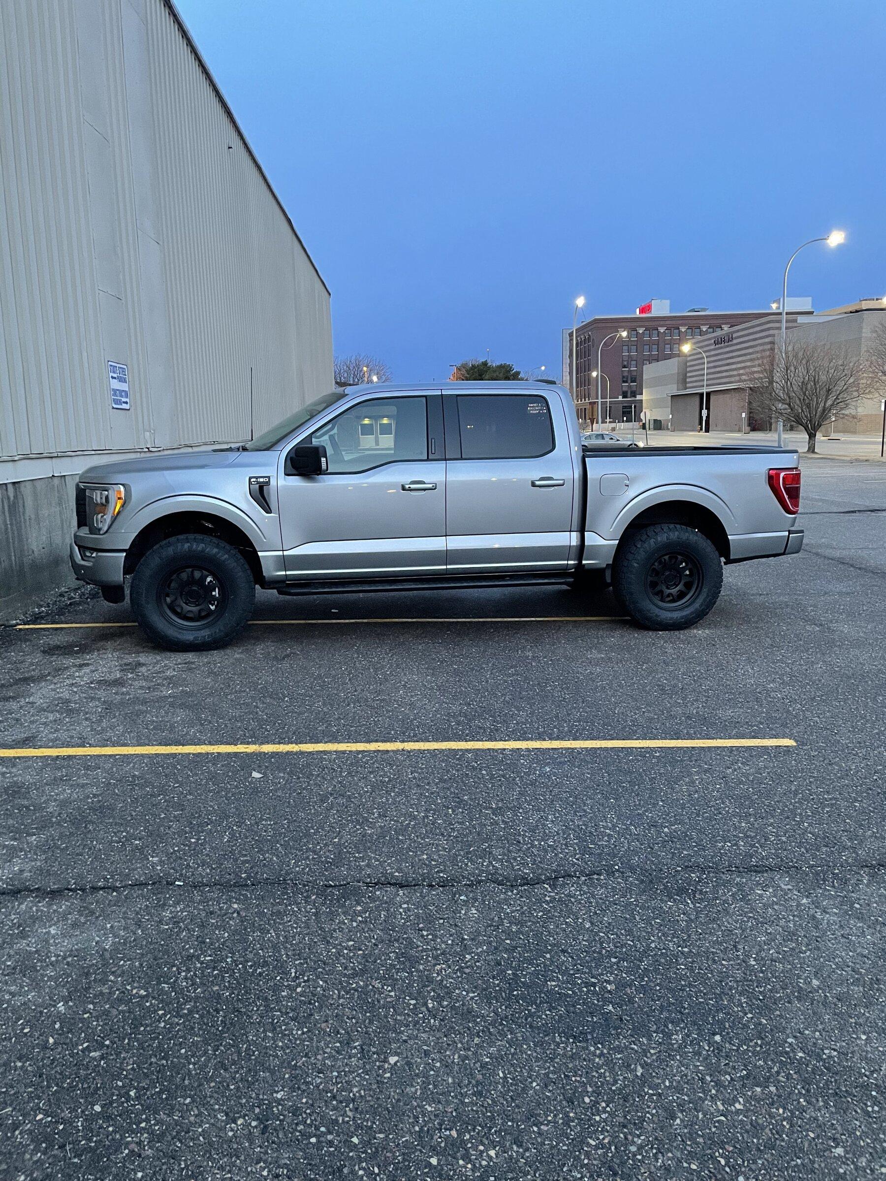 Ford F-150 ICONIC SILVER F-150 (2021+) Club CA8EE1AD-1210-4881-8A7C-638F393AD332