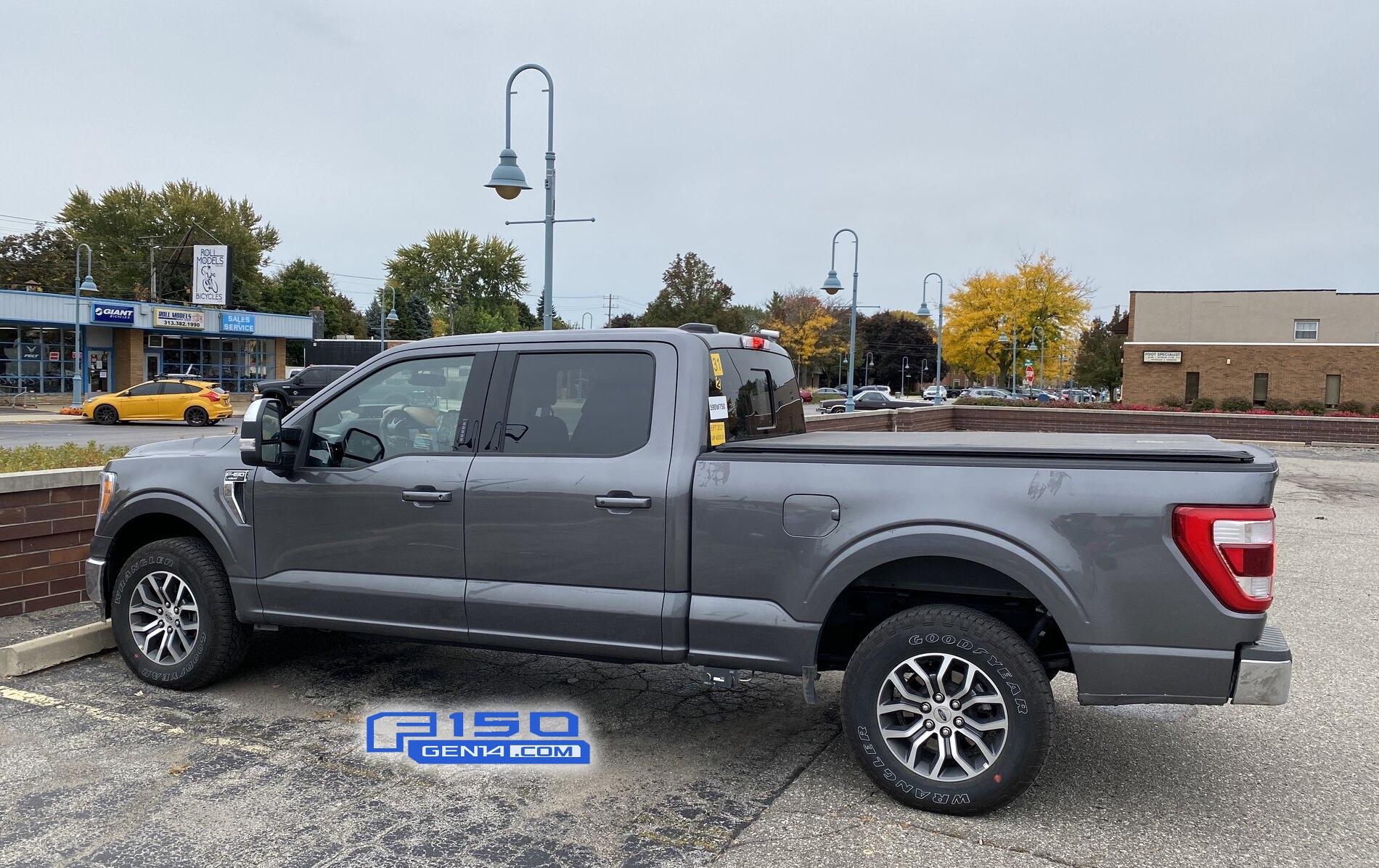 Ford F-150 CARBONIZED GRAY F-150 (2021+) Club carbonized-gray-lariat-2021-f150-1