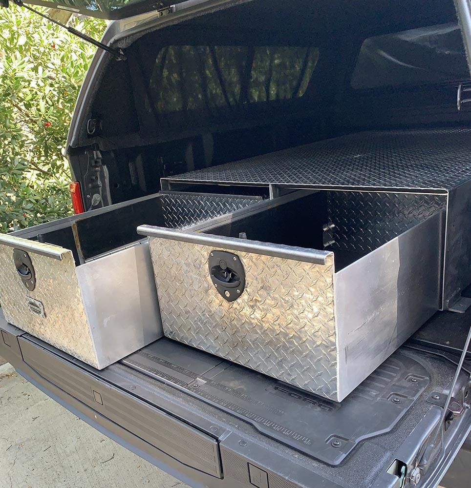 Ford F-150 Tonneau cover with toolbox Cargo Drawers 1