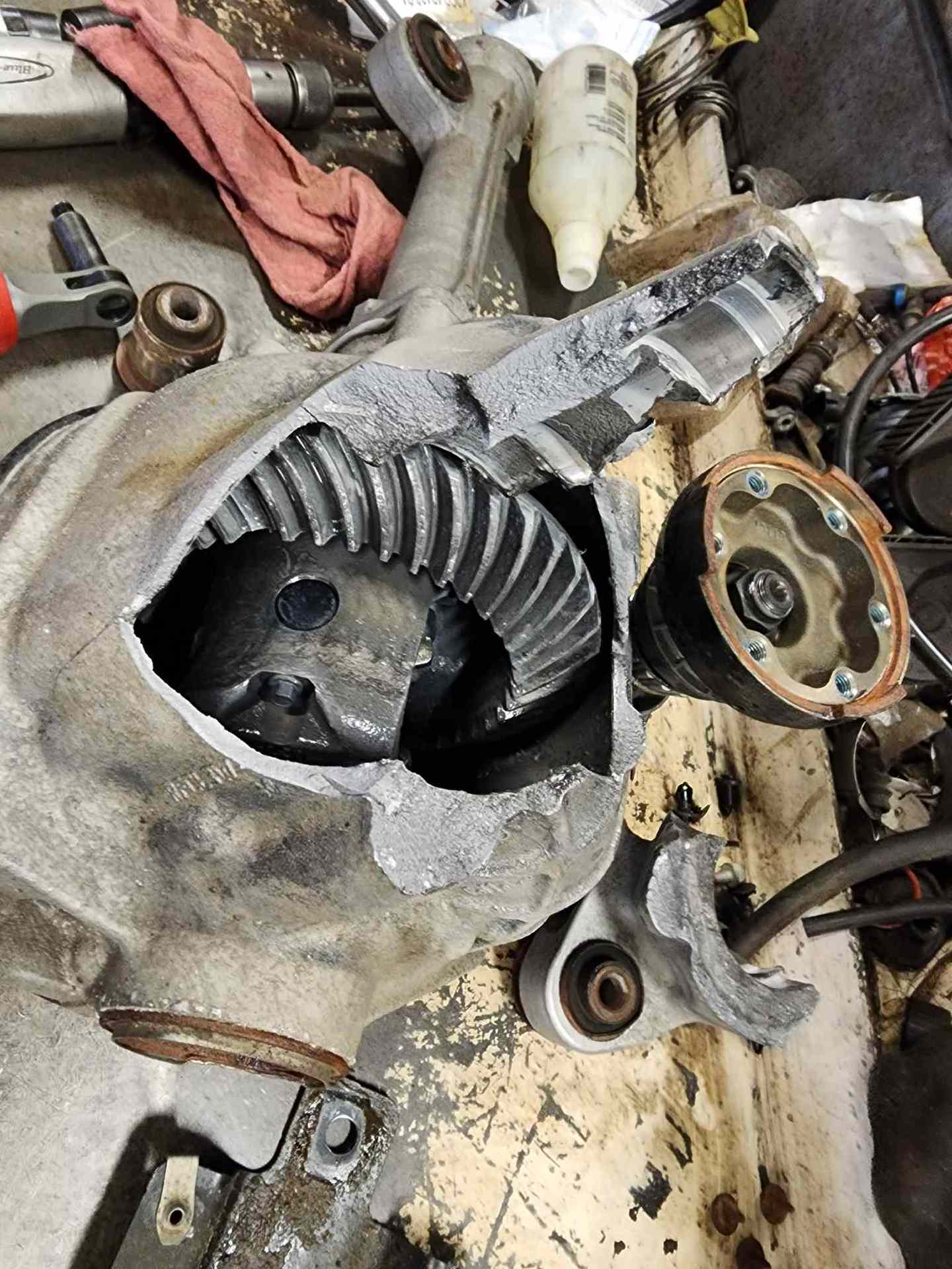 Ford F-150 Cracked Front Diff Housing D784336A-3344-44AD-888D-1BDF774C340B