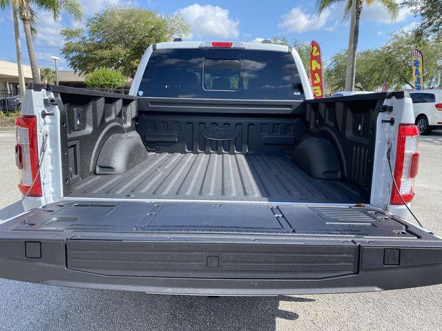 Ford F-150 SPACE WHITE F-150 (2021+) Club DBB8EFC0-31CB-48DE-8F9B-683FBF5CB617