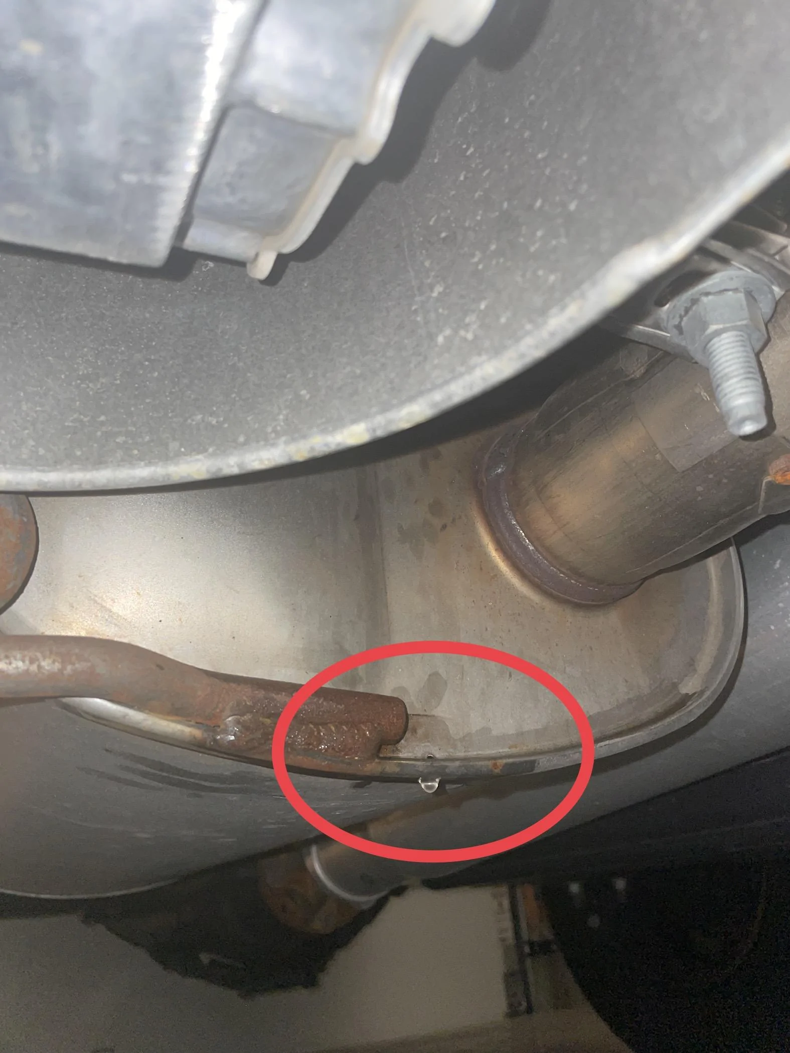 Ford F-150 Fluid Leak DED33310-0AEF-473A-9F26-AD8F748246D8