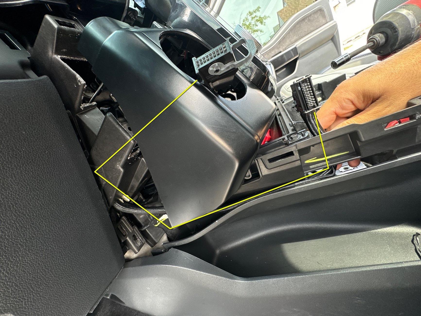 Ford F-150 Hear me out, but Console to Column shifter? down-net_http20240729-86-jls0lf