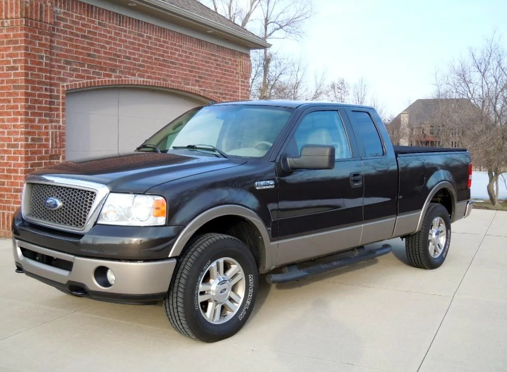 Ford F-150 Was the GEN13 a better looking exterior? DSCN0458