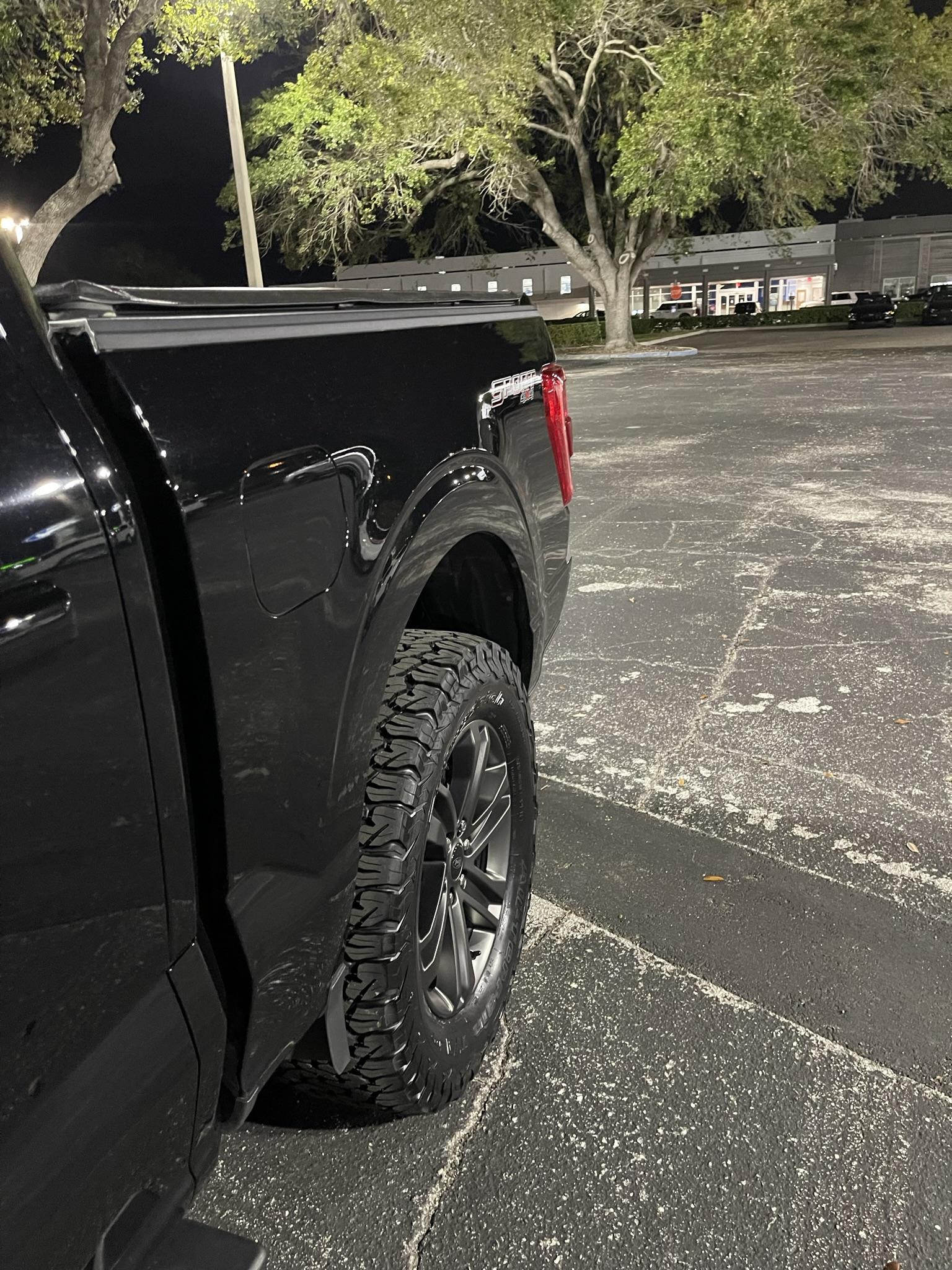 Ford F-150 35” KO2 tires on stock wheels + 2" inch level. No crash bar cutting needed E67D6406-DACA-4F31-851F-F95E7D8F7156