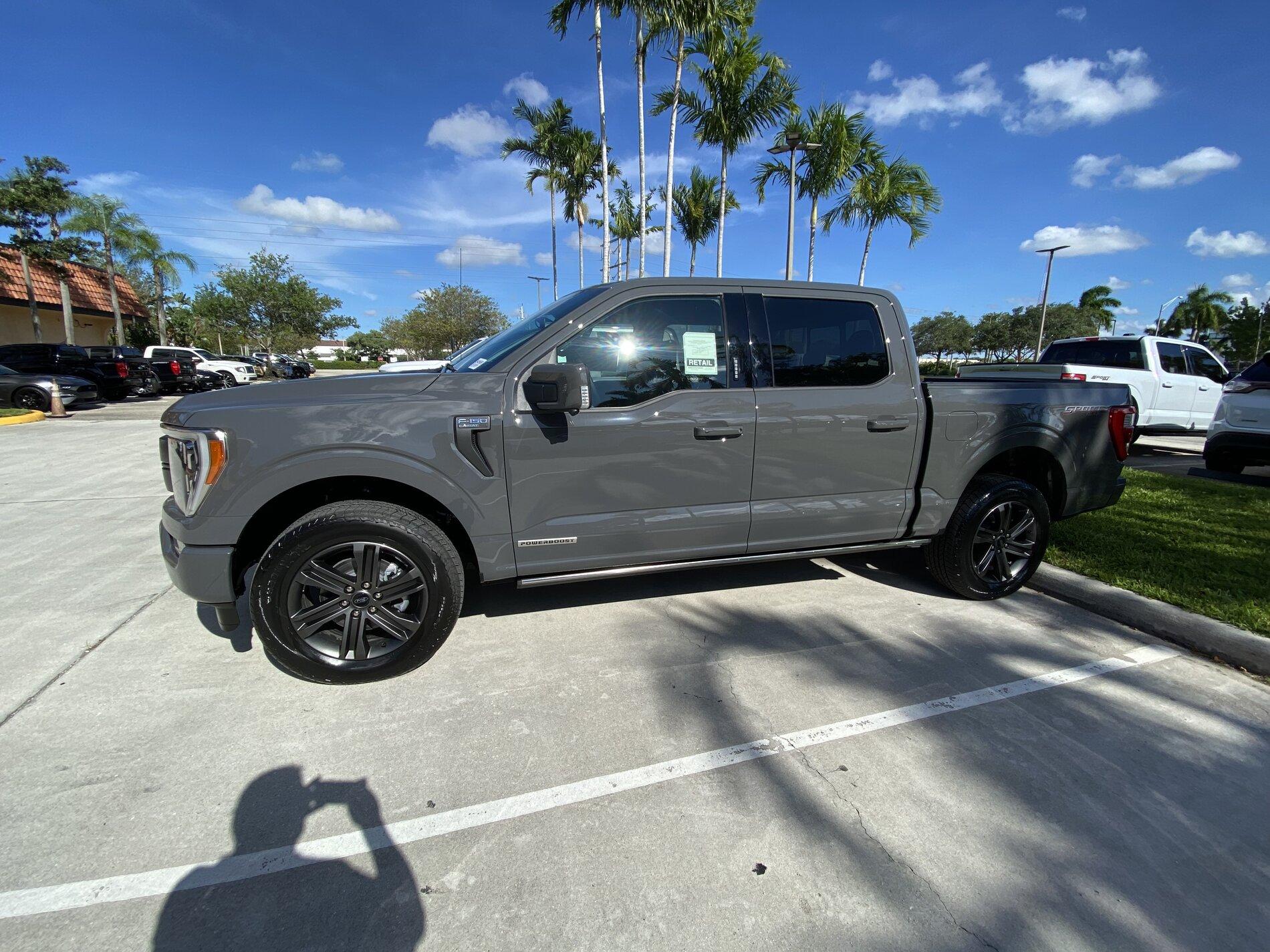 Ford F-150 LEAD FOOT F-150 (2021+) Club E9C55EA2-CEC3-4DDD-B77E-79D894353EBF