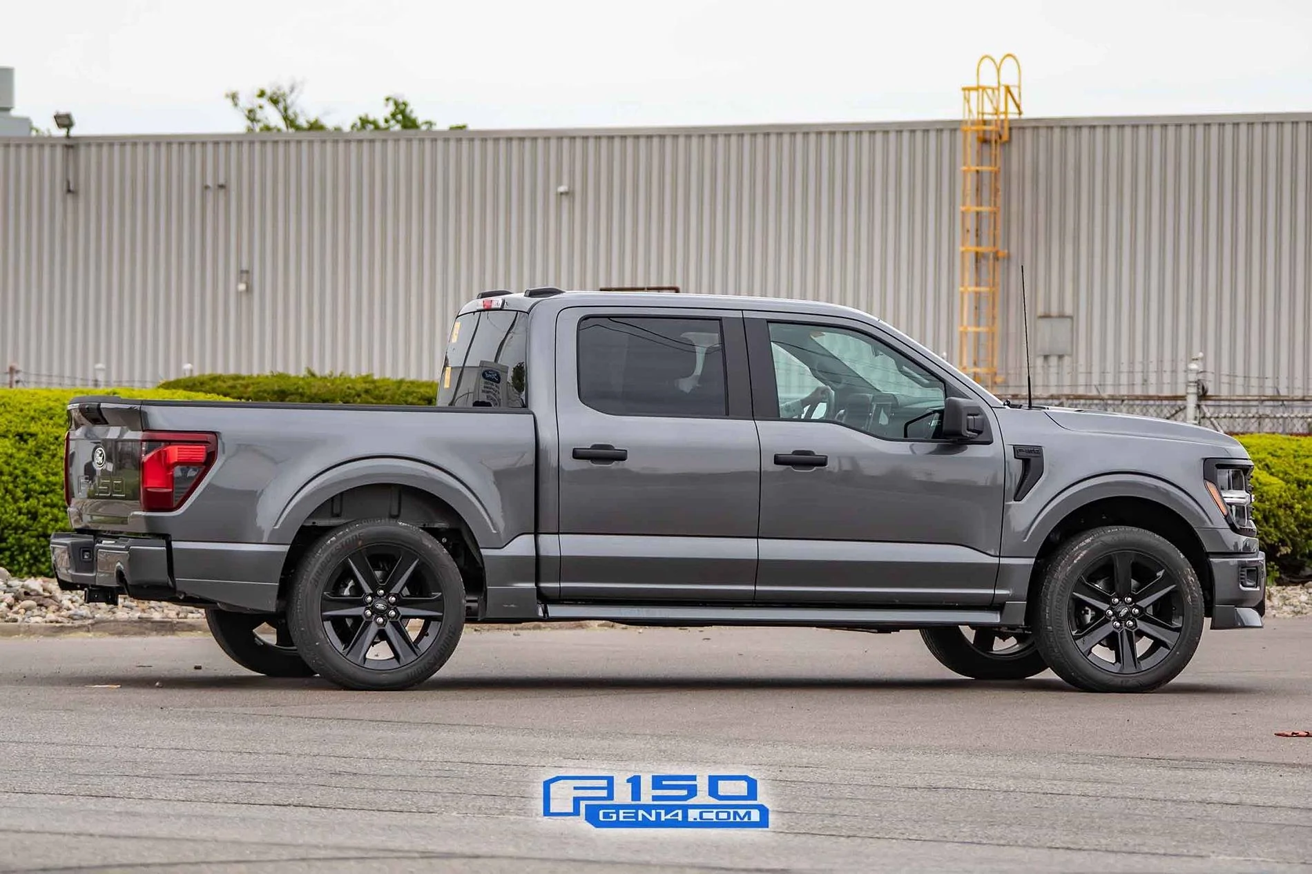 Ford F-150 F-150 Lobo fully revealed! F-150Lobo.undg03.KGP