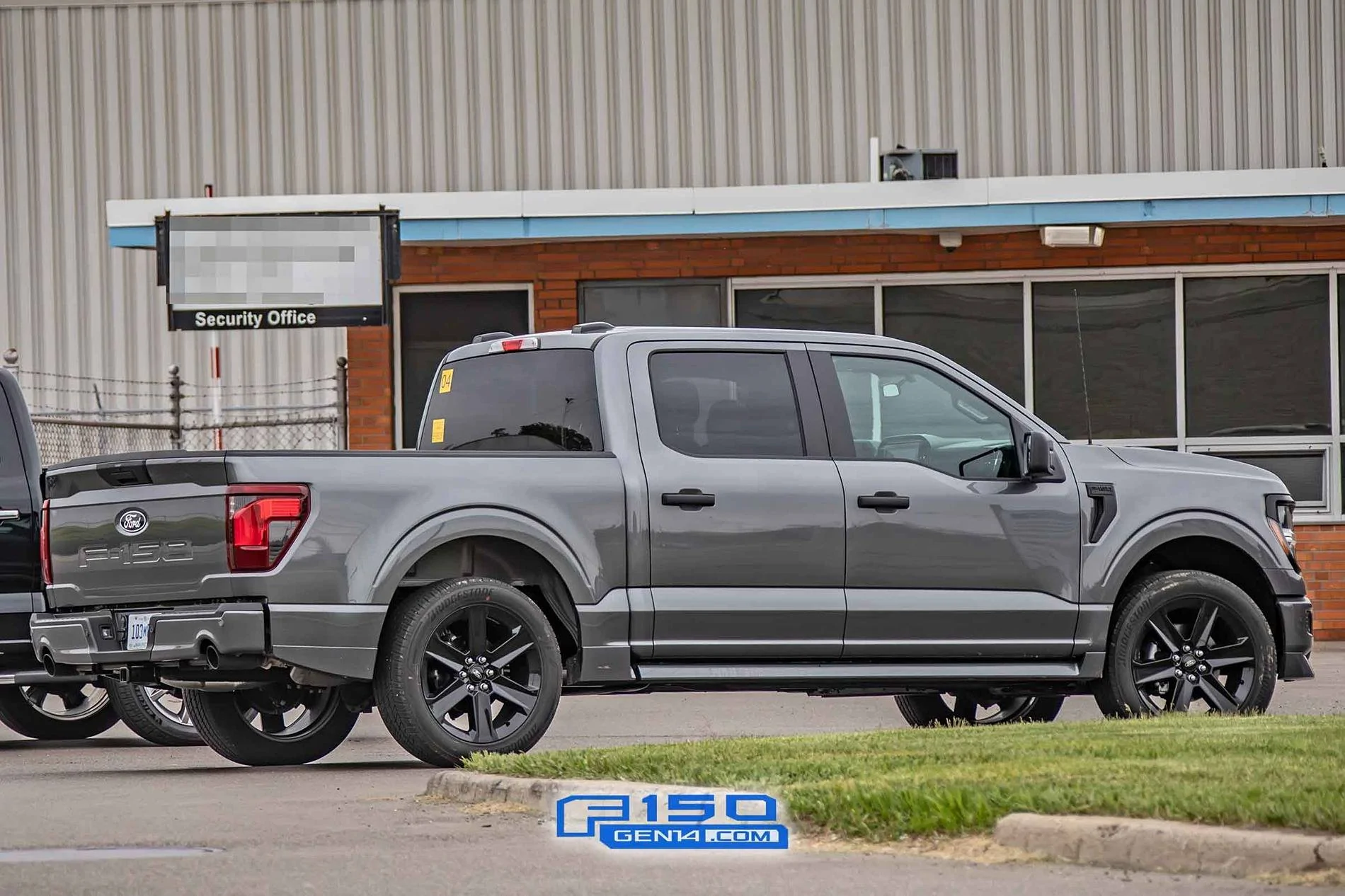 Ford F-150 F-150 Lobo fully revealed! F-150Lobo.undg04.KGP