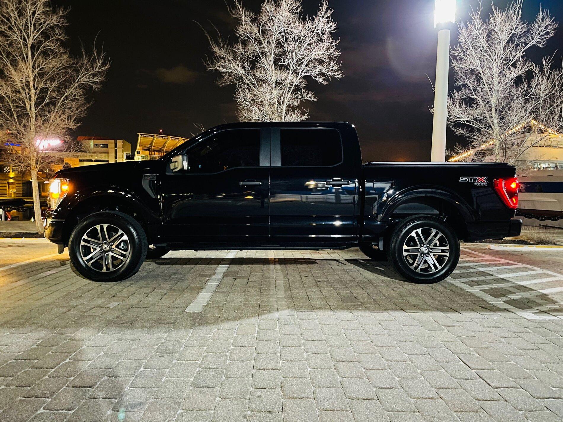 Ford F-150 AGATE BLACK F-150 (2021+) Club F150
