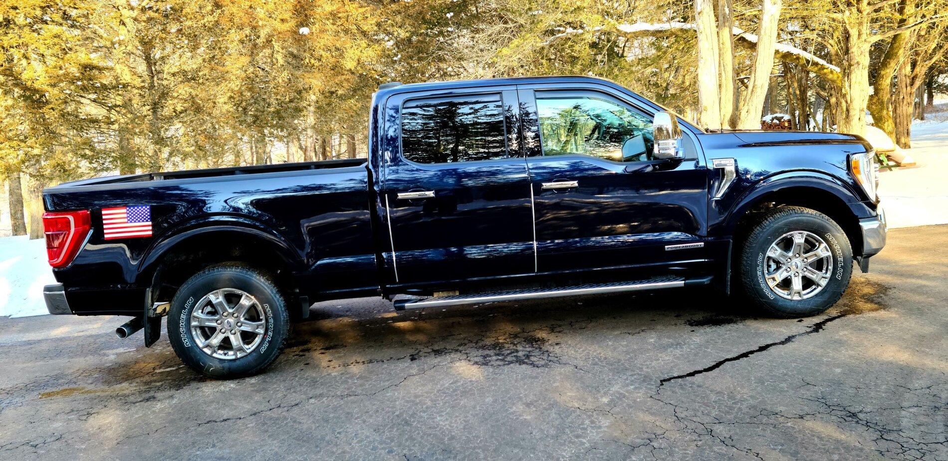 Ford F-150 ANTIMATTER BLUE F-150 (2021+) Club f150333a