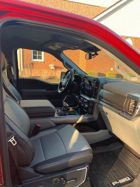 Ford F-150 ? F-150 LARIAT Lounge ? F150InteriorPassenger